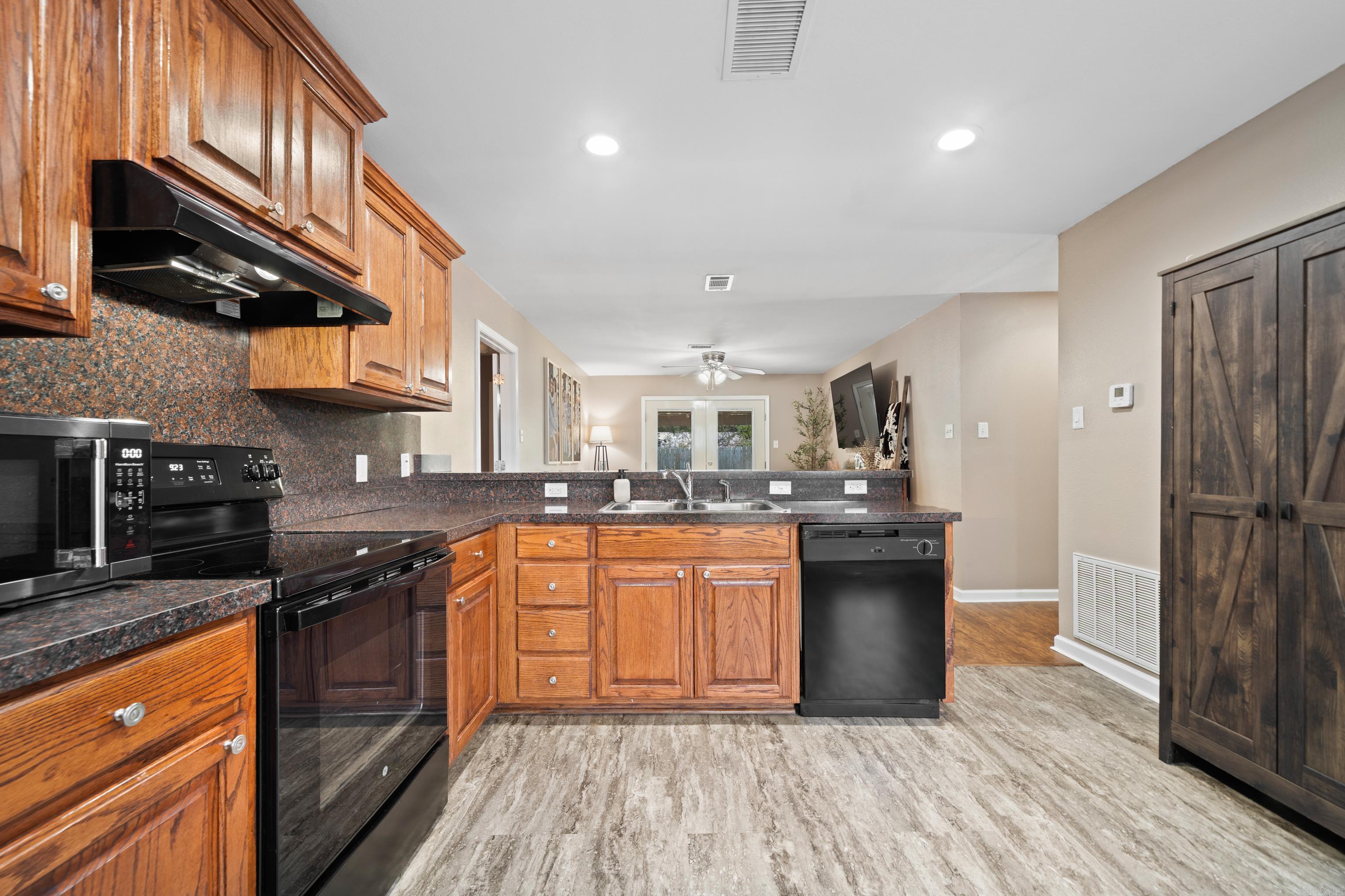 PINE GROVE - Residential