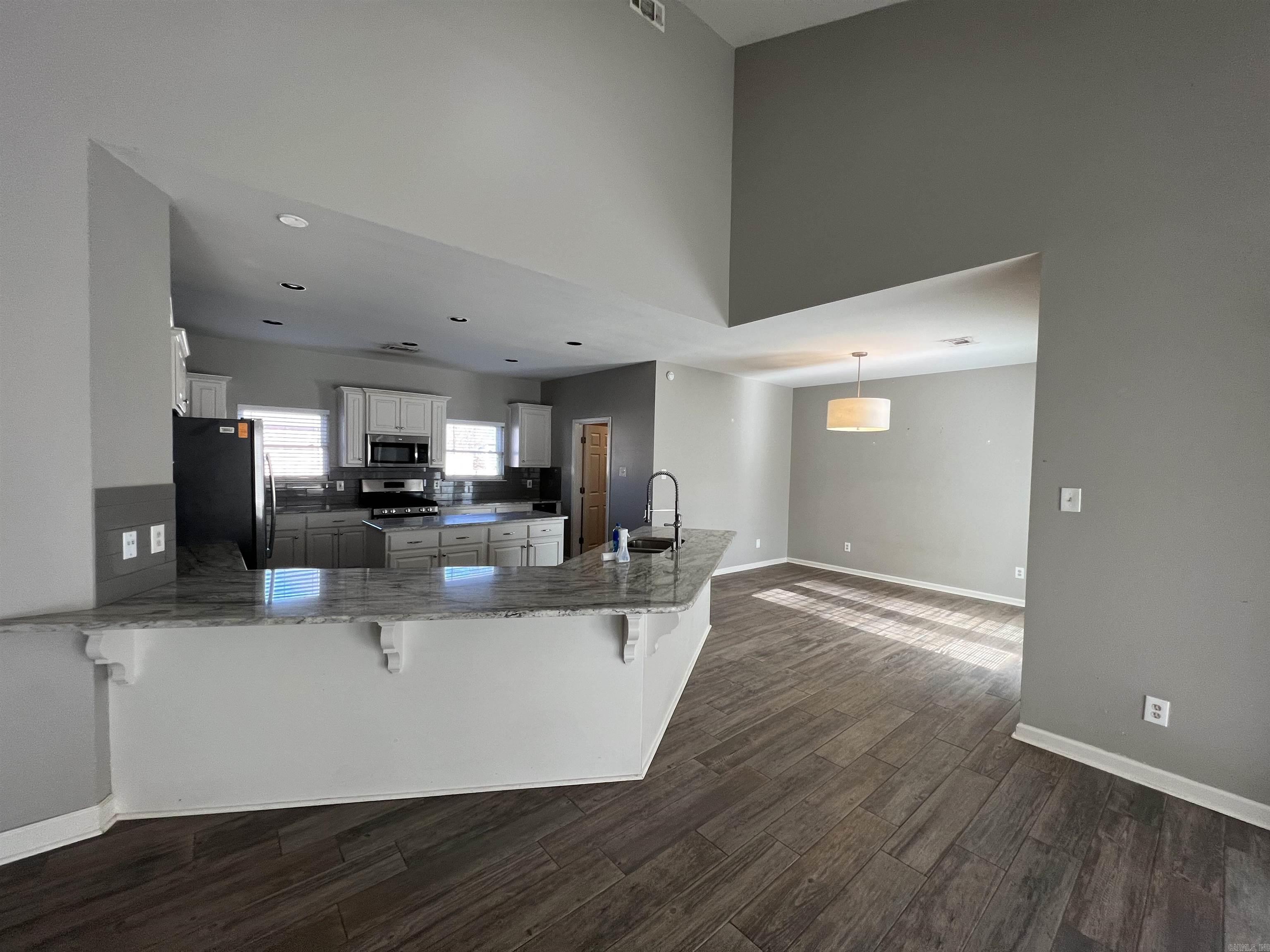 Longhills Village - Residential Lease