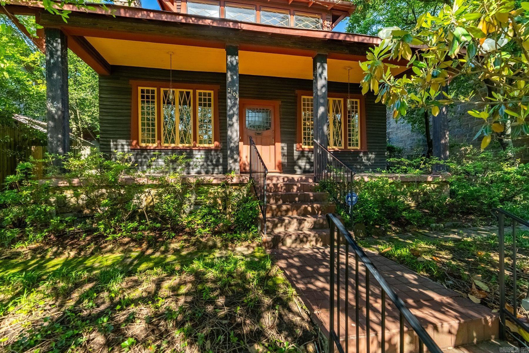 COUNTRY CLUB HGTS - Residential