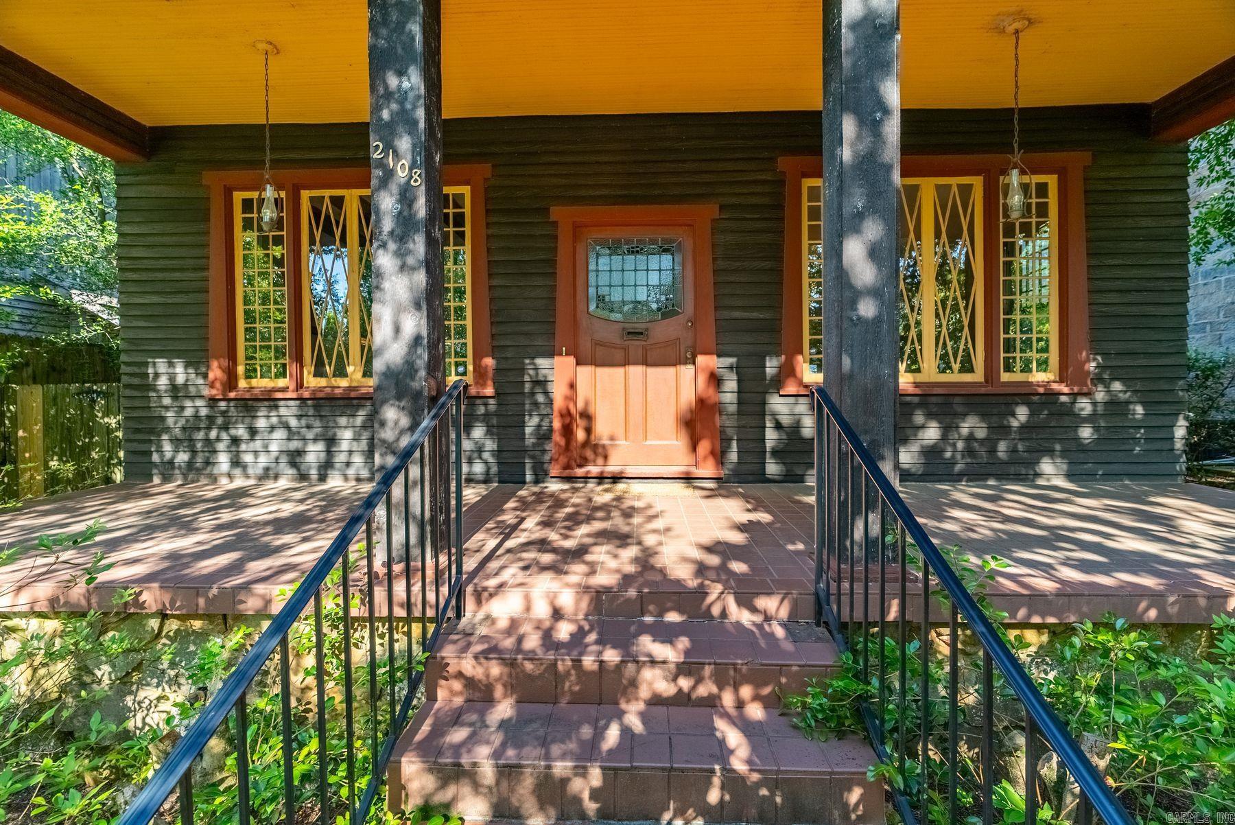 COUNTRY CLUB HGTS - Residential