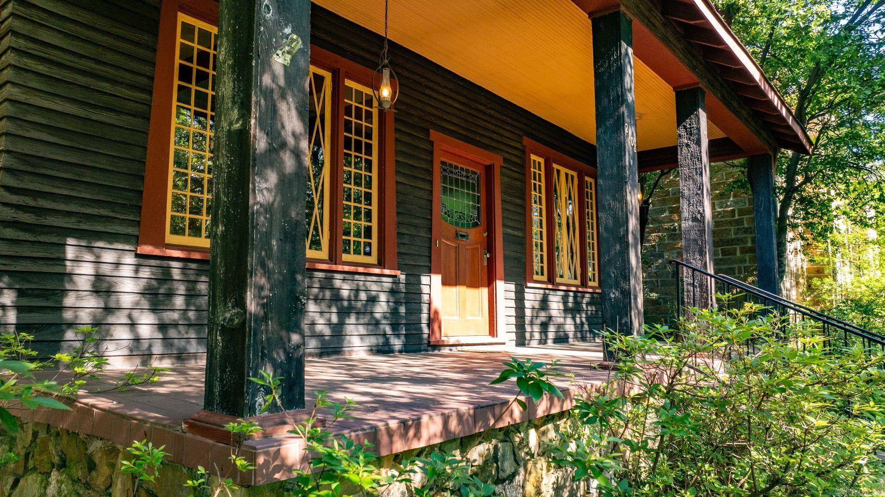 COUNTRY CLUB HGTS - Residential