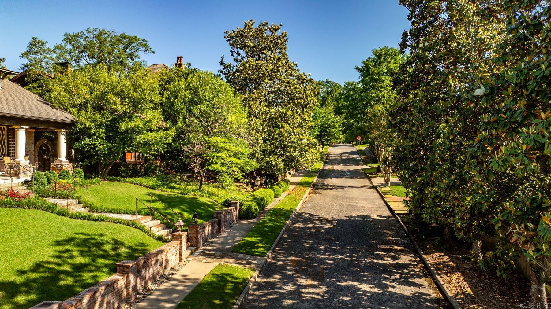 COUNTRY CLUB HGTS - Residential