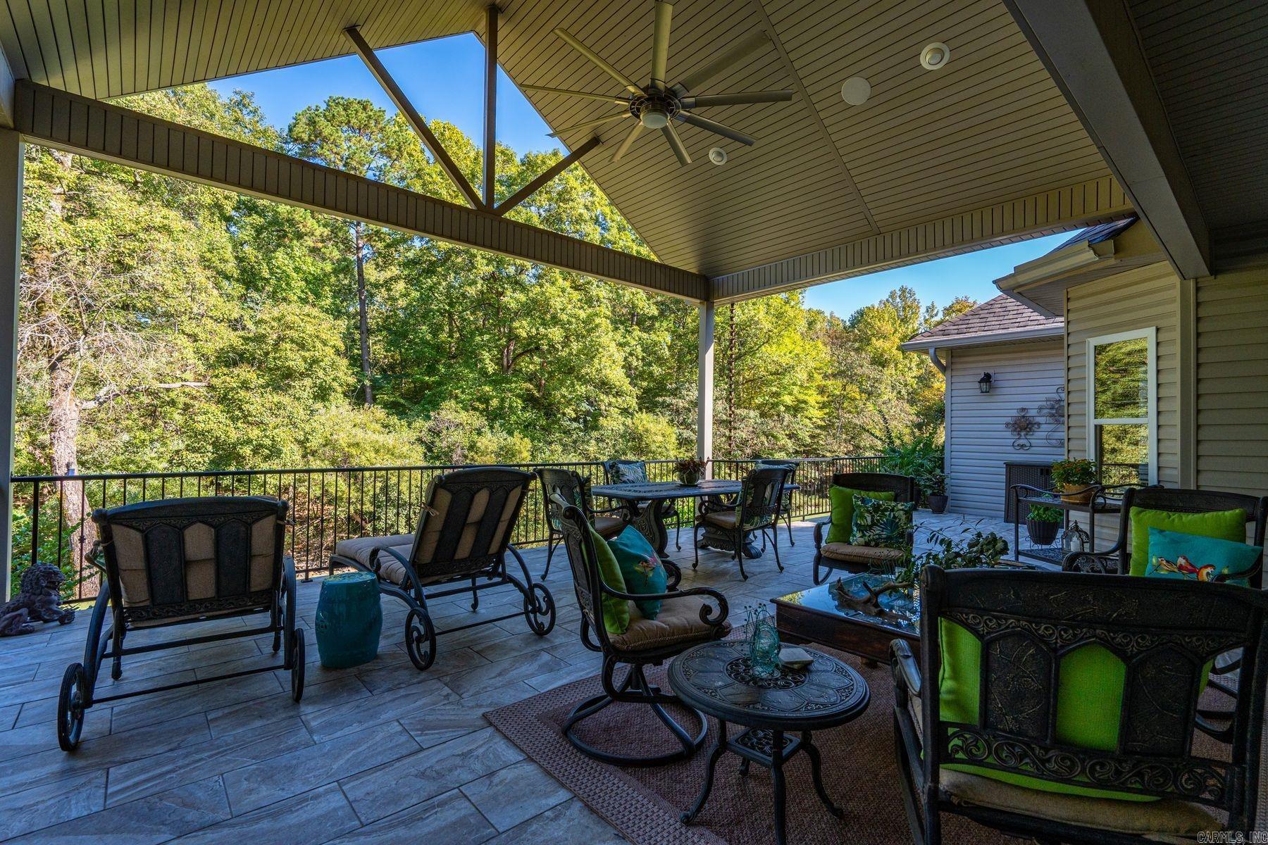 EAGLE ROCK - Residential