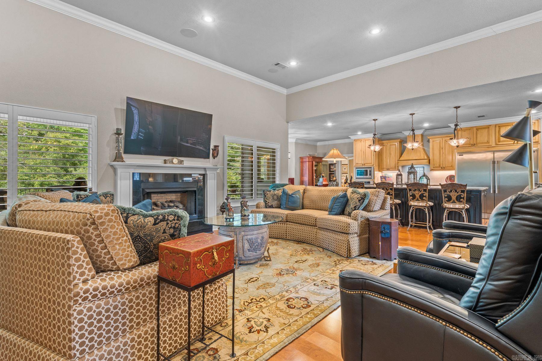 EAGLE ROCK - Residential