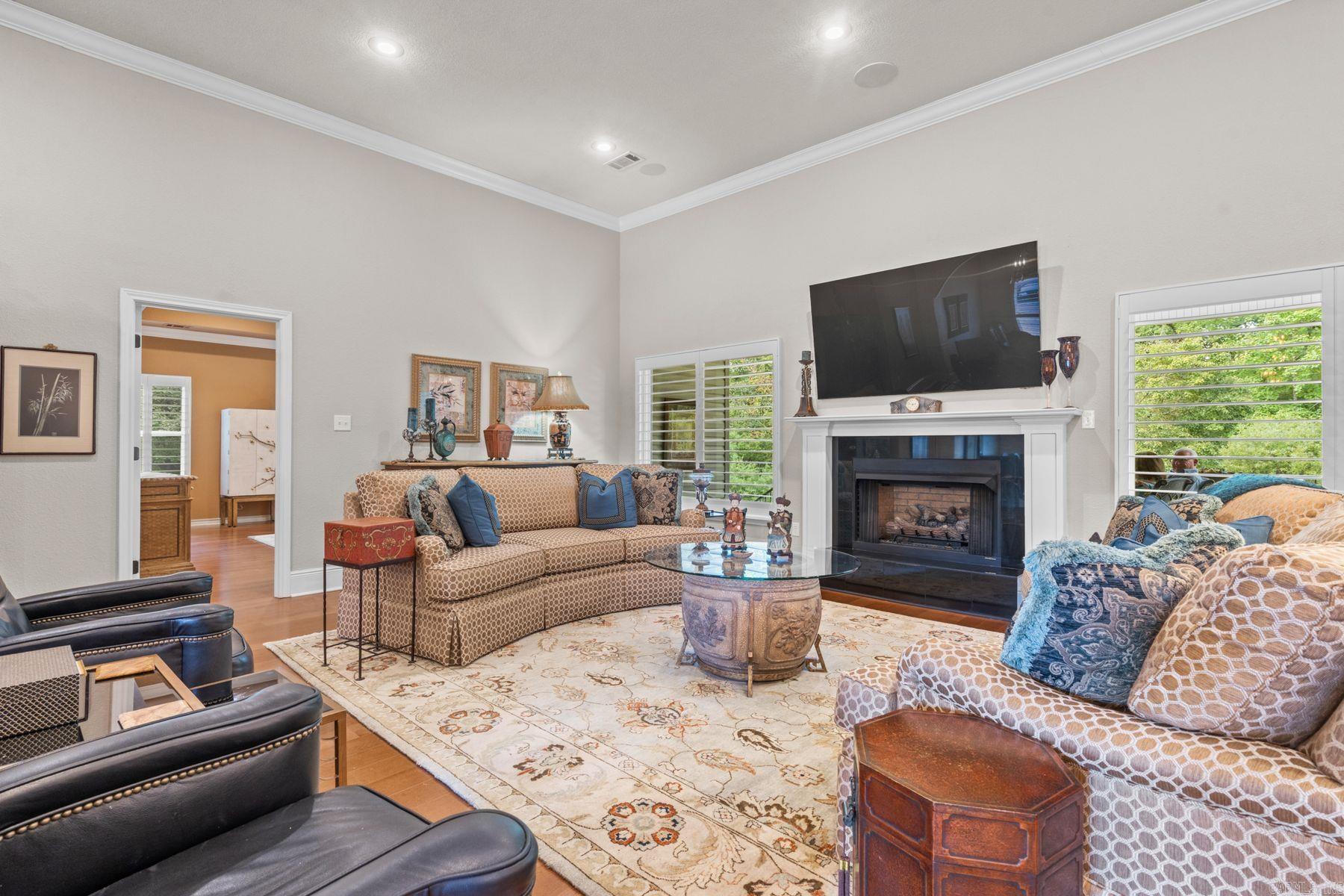 EAGLE ROCK - Residential