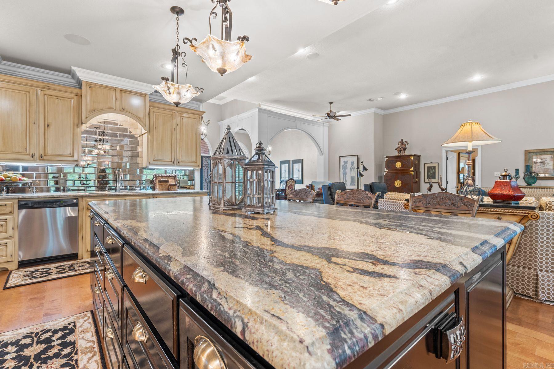 EAGLE ROCK - Residential