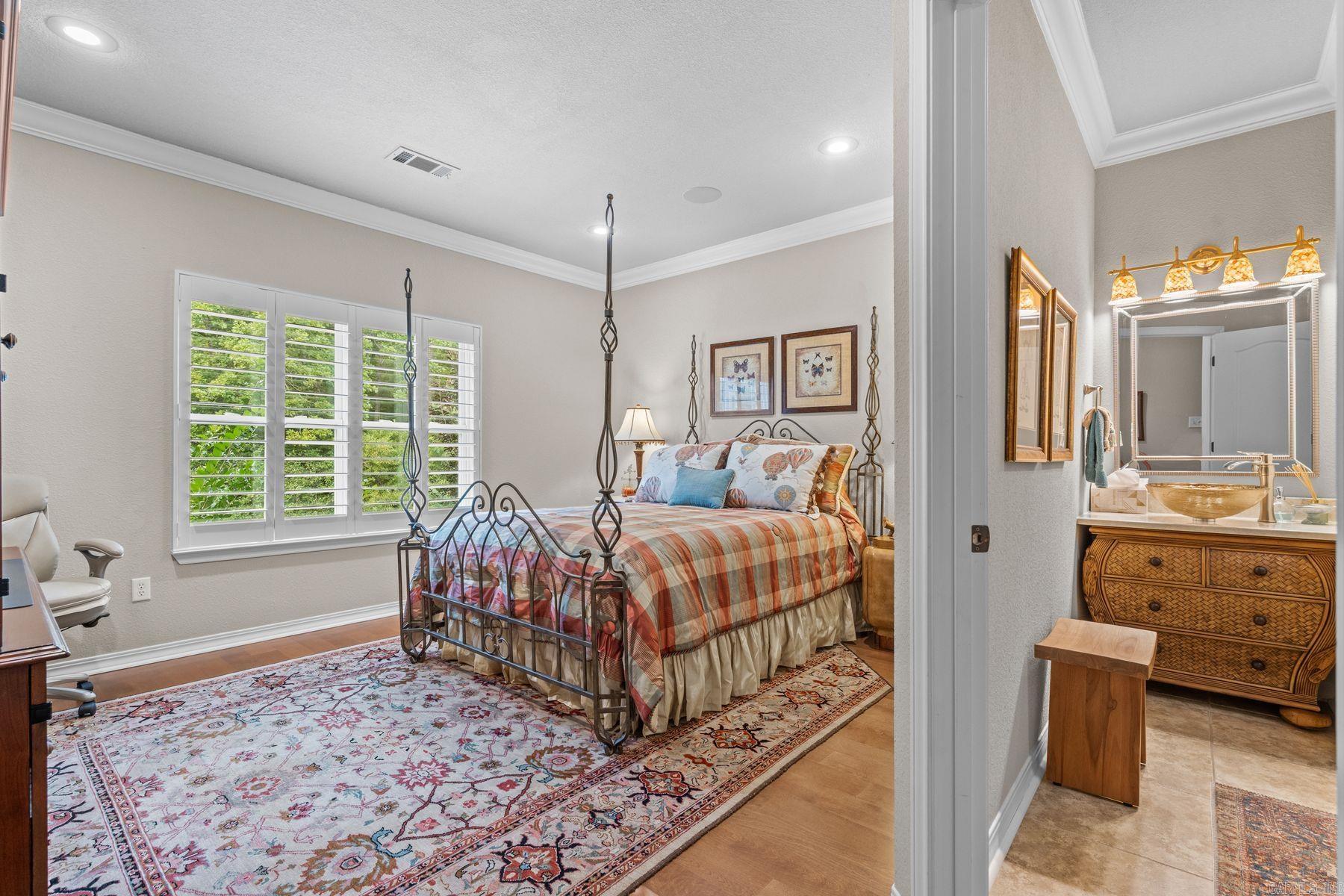 EAGLE ROCK - Residential