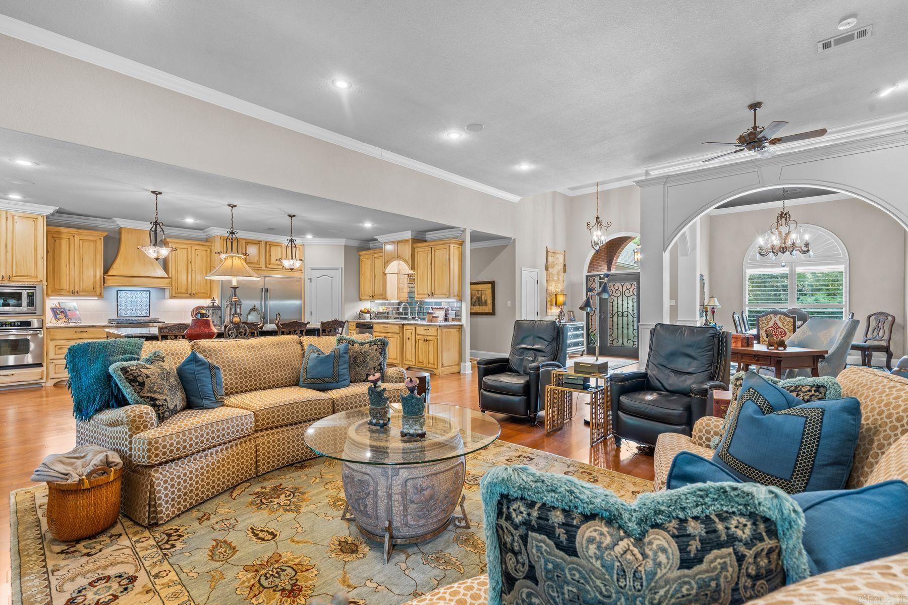 EAGLE ROCK - Residential
