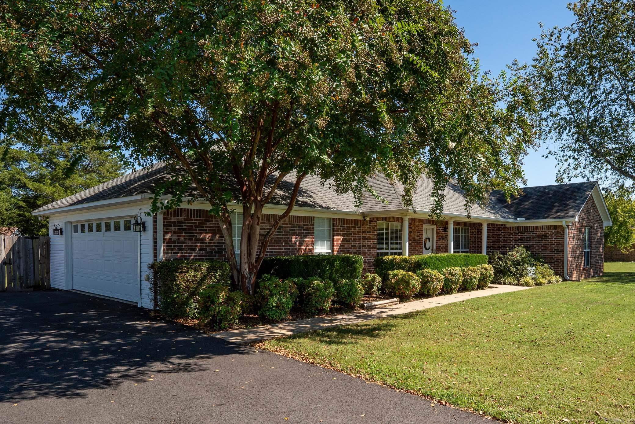 NORTHLAKE - Residential