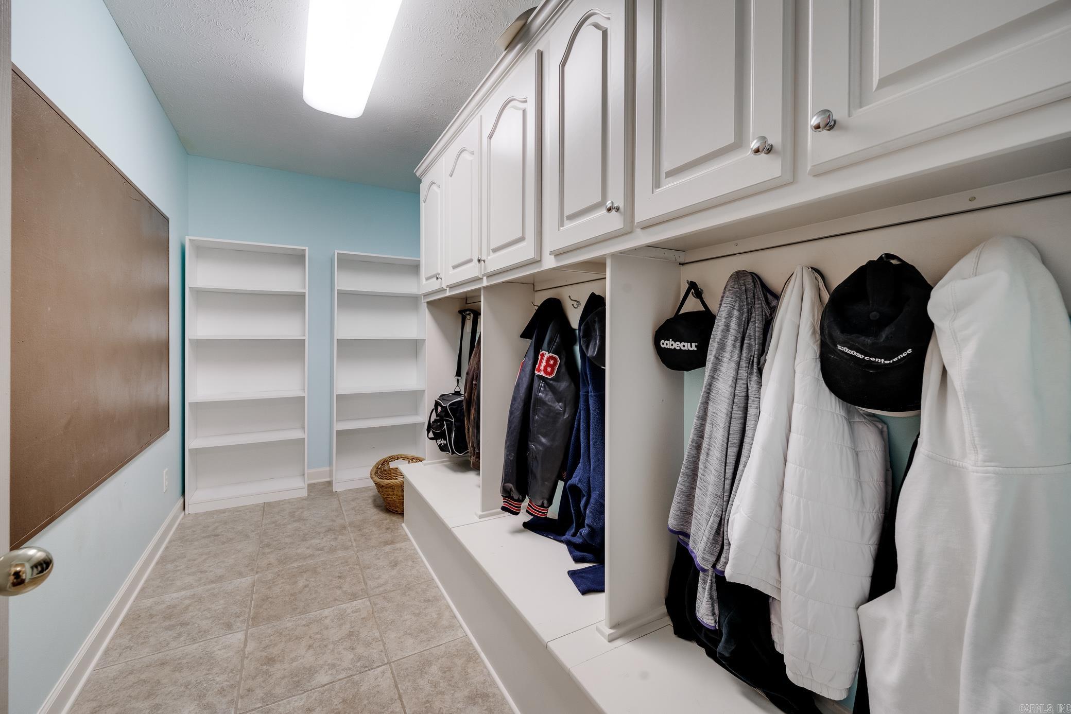 NORTHLAKE - Residential