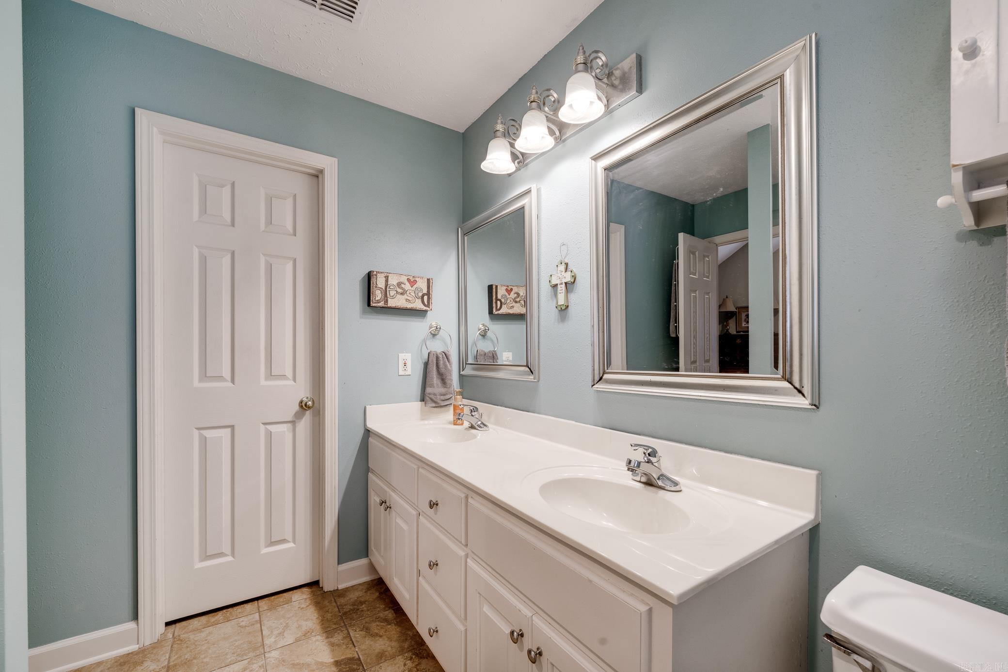 NORTHLAKE - Residential