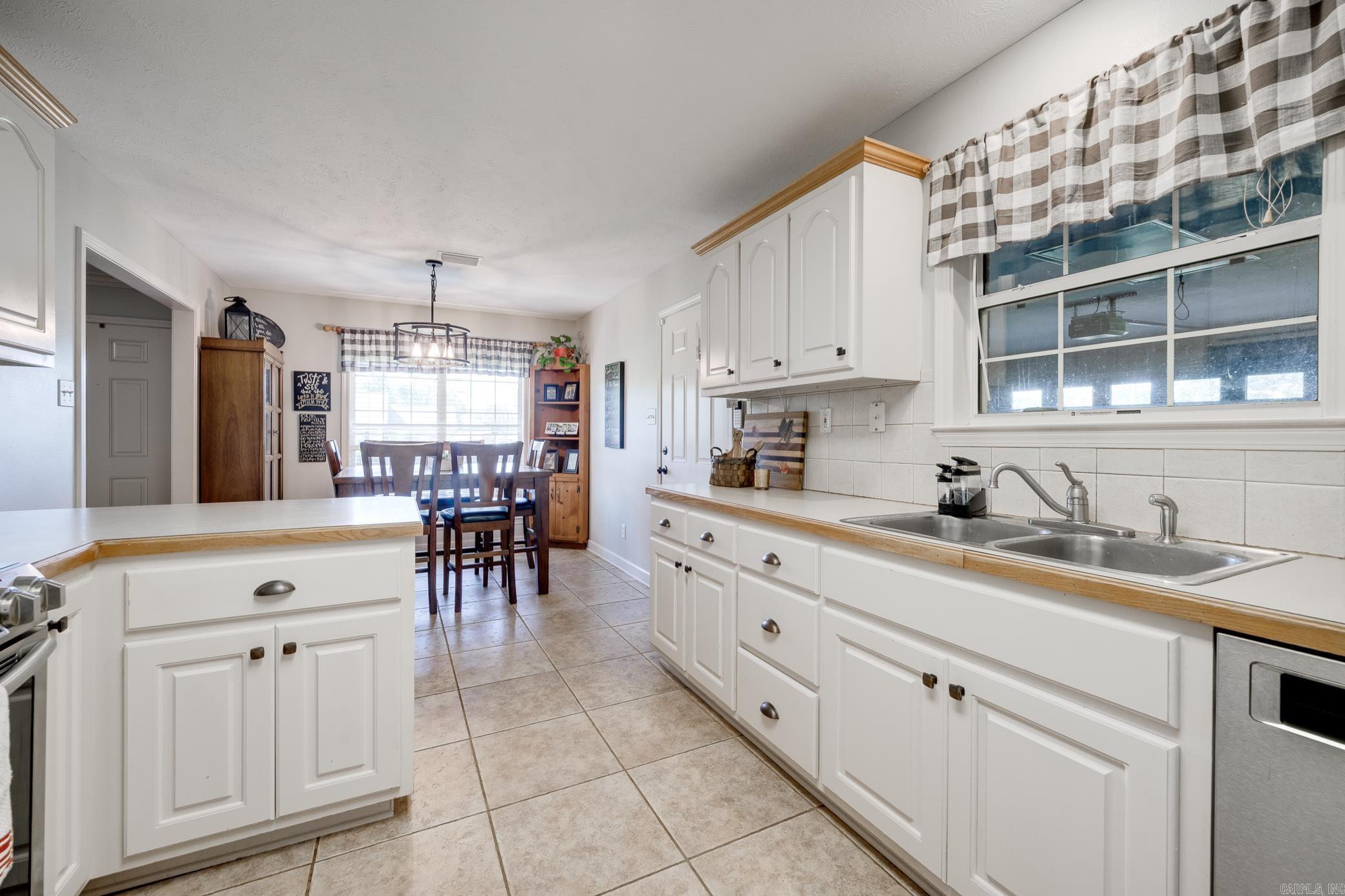 NORTHLAKE - Residential