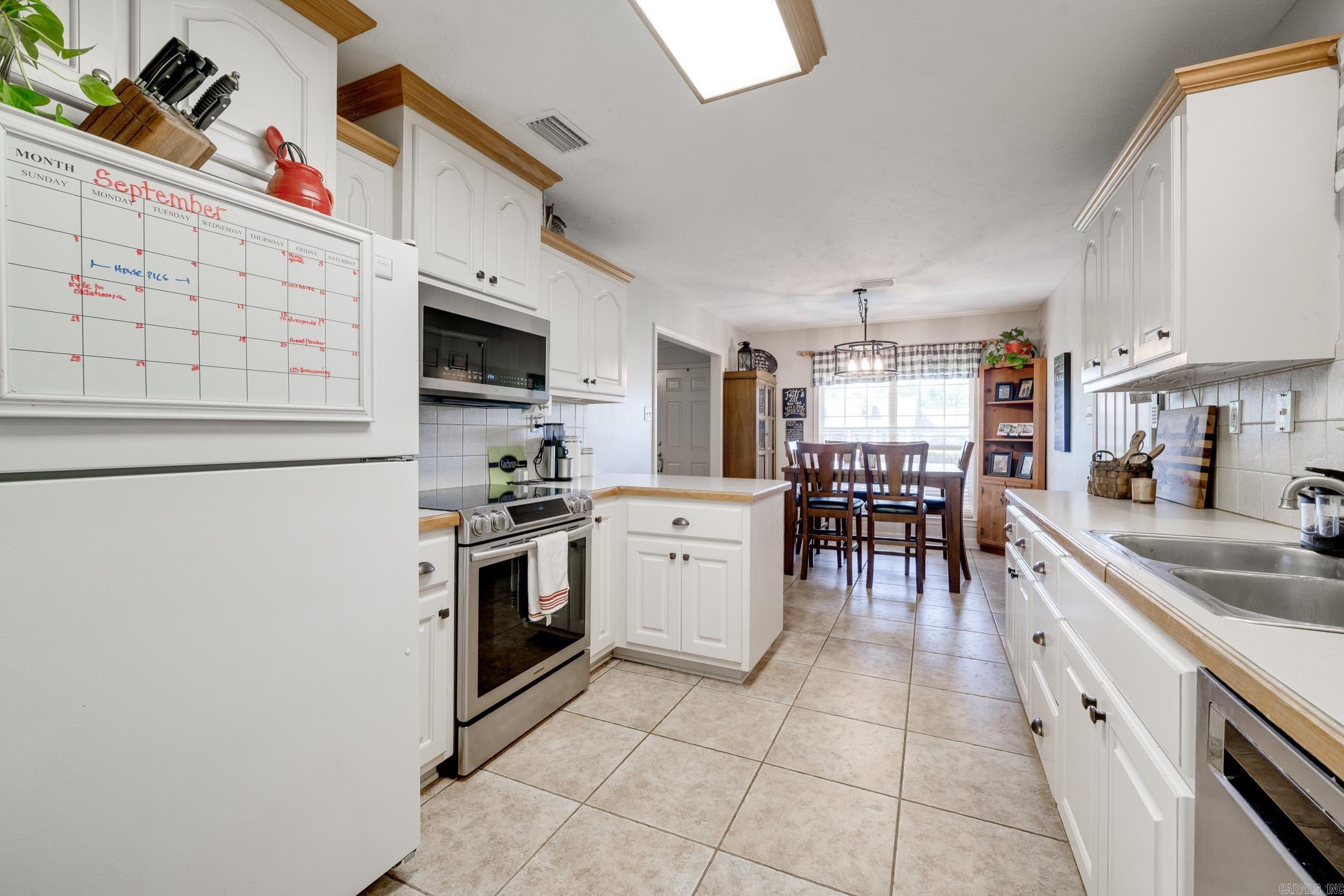 NORTHLAKE - Residential