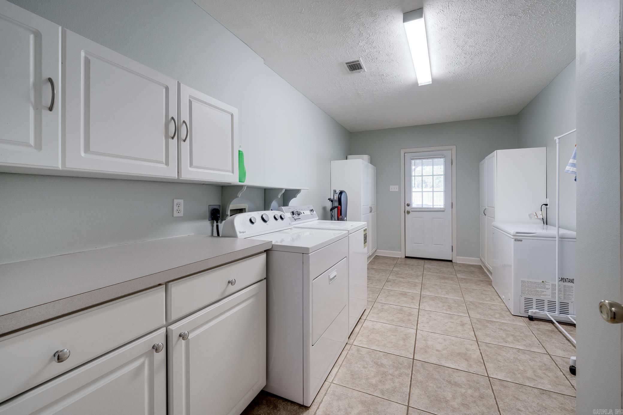 NORTHLAKE - Residential