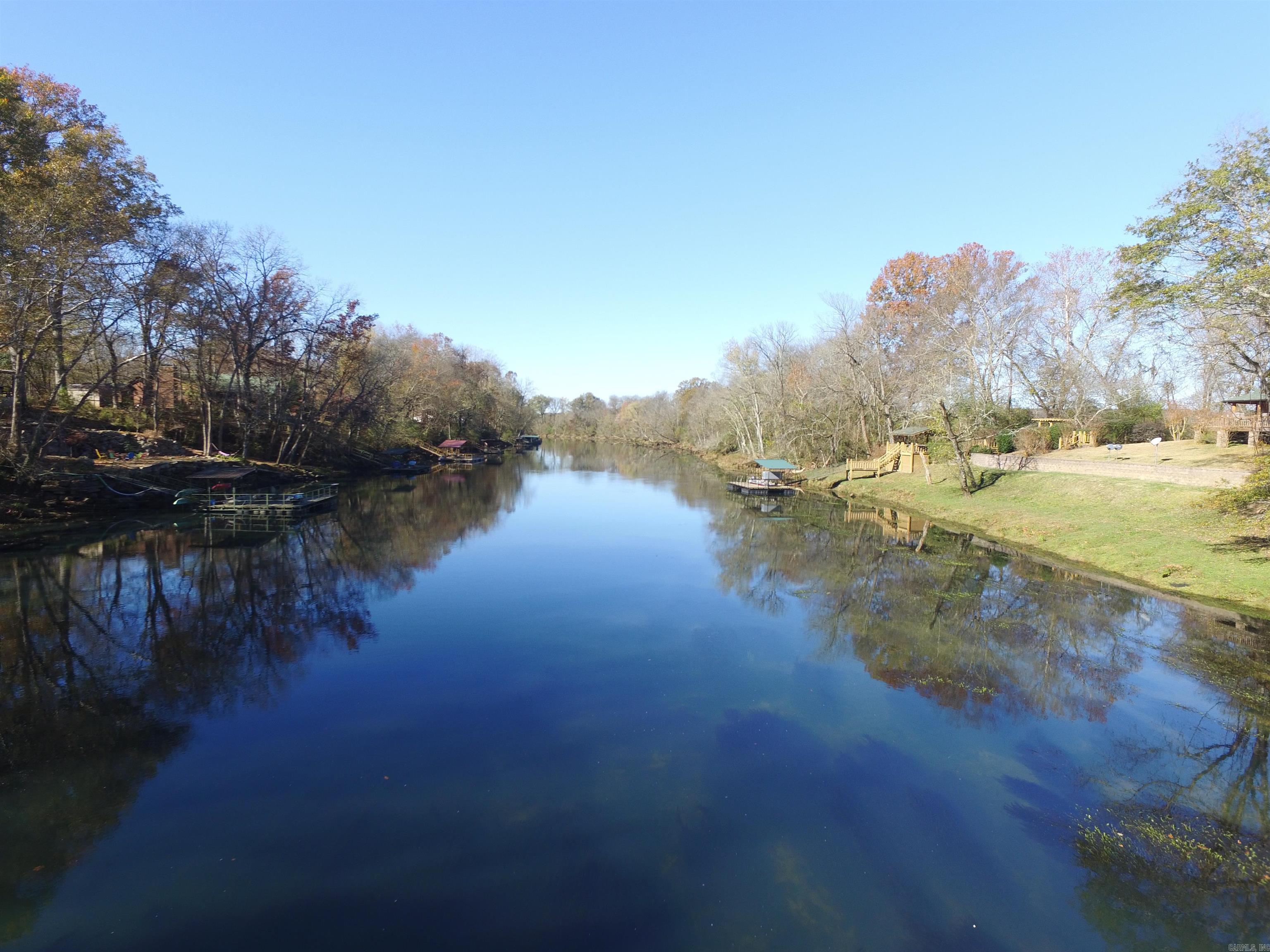 RIVER BEND - Land