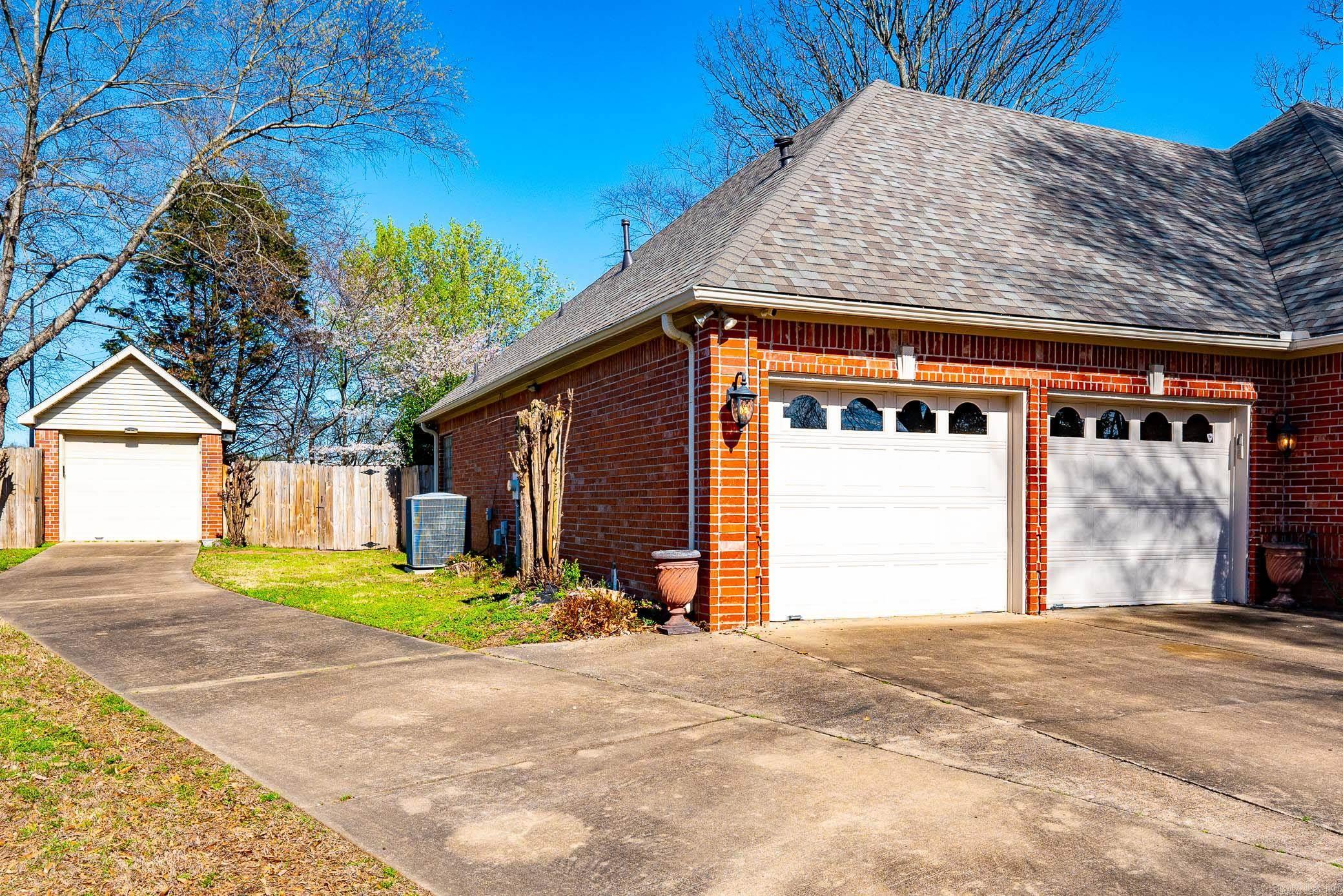 Royal Oaks - Residential