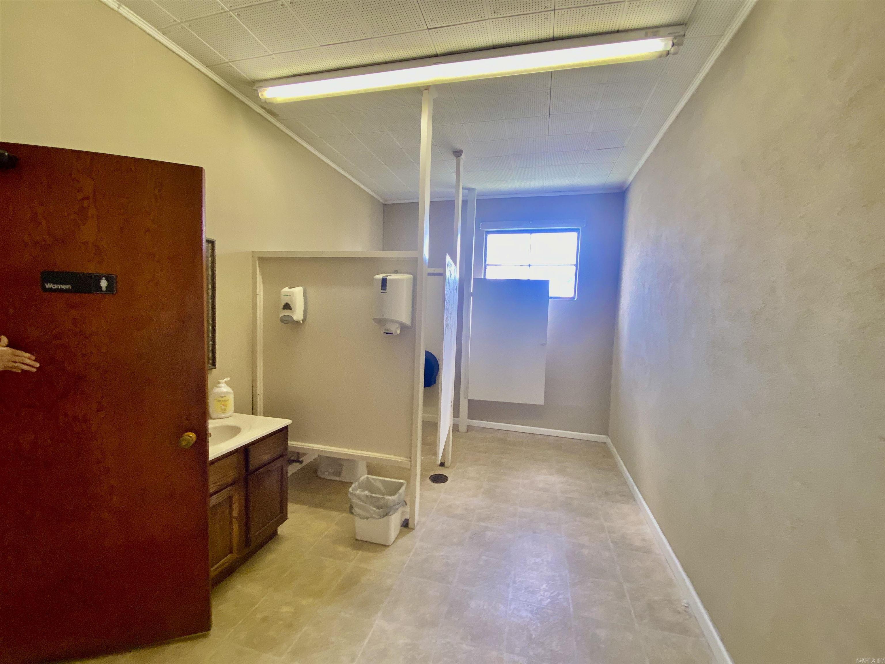 Lund and Hill Origtownmal - Commercial Sale