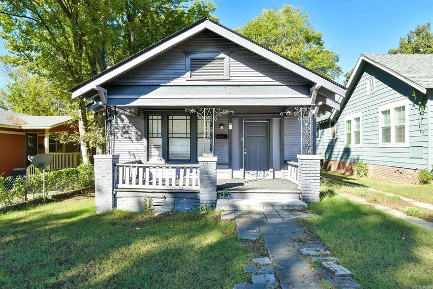 *MOVE IN SPECIAL! HALF OFF FIRST MONTH’S RENT AND A FREE 50’’ SMART TV! Cute 2BD/1BA in Little Rock that is waiting for you to call home. Original hardwood flooring. Decorative fireplace in living room. Separate dining room perfect for enjoying meals with family or friends. Convenient to UAMS and UALR. The lease for this property is flexible and we are offering multiple options. There will be a 3% increase after the first year. Income has to be 3x the amount of rent. This property does not accept section 8.