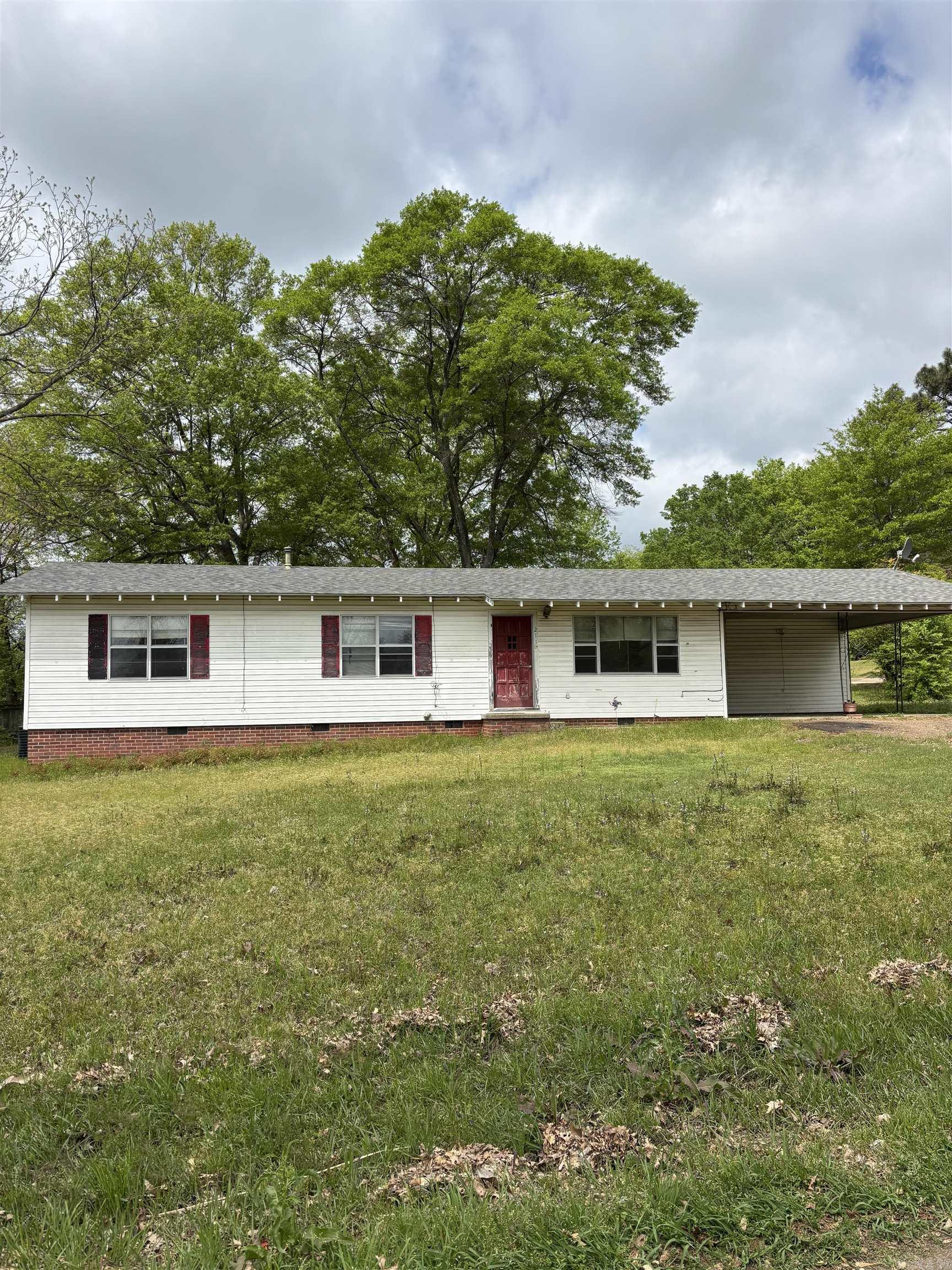 Located in the heart of Dierks, this home is a great starter home or investment property. Offers over 1,150 sq ft of living space, 2 bedrooms and 1 bath. Single carport with laundry room. Contact our office for more details or to schedule a viewing.