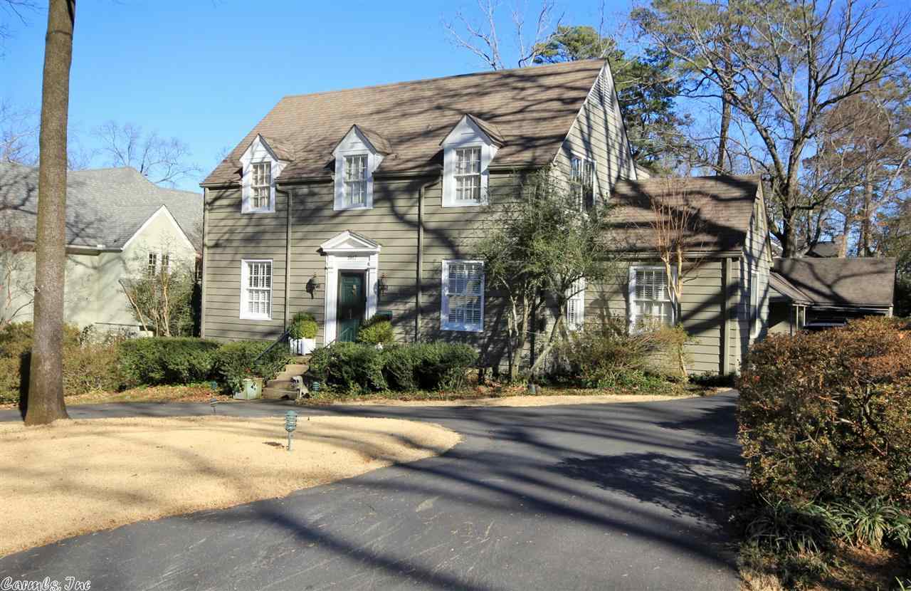 Gracious home, great neighborhood! 3 bedrooms up, guest bedroom down. Spacious master bedroom with 2 very large walk in closets & ensuite bath. Sunny open family room overlooks private back gardens & leads to fabulous screened porch. Hardwoods, 9' ceilings, elevator, circular drive. Separate studio with bath (378 sf) not included in measurement.