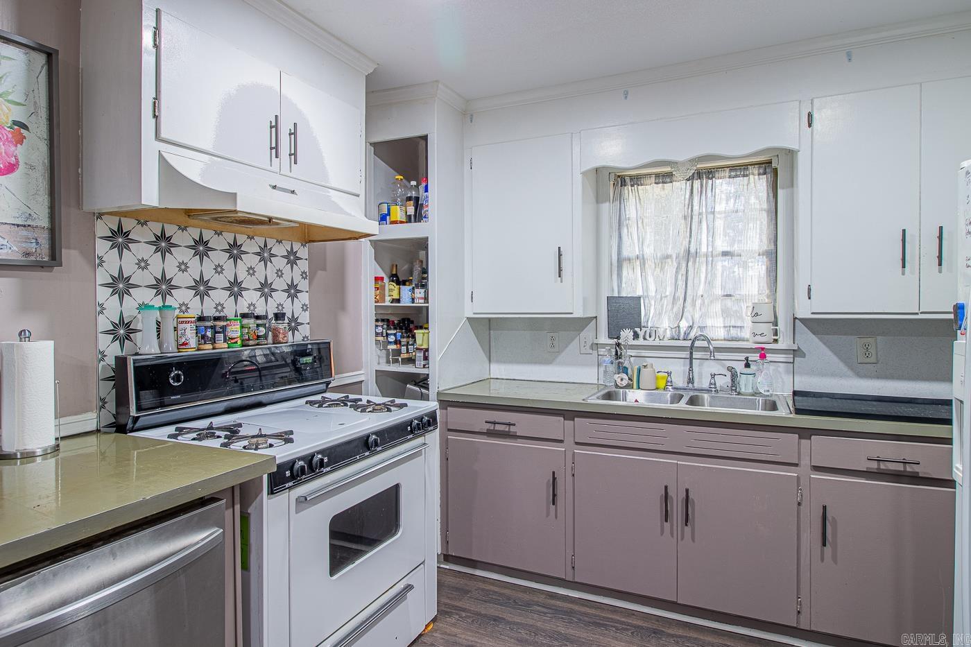 BROWN & SUGGS - Residential