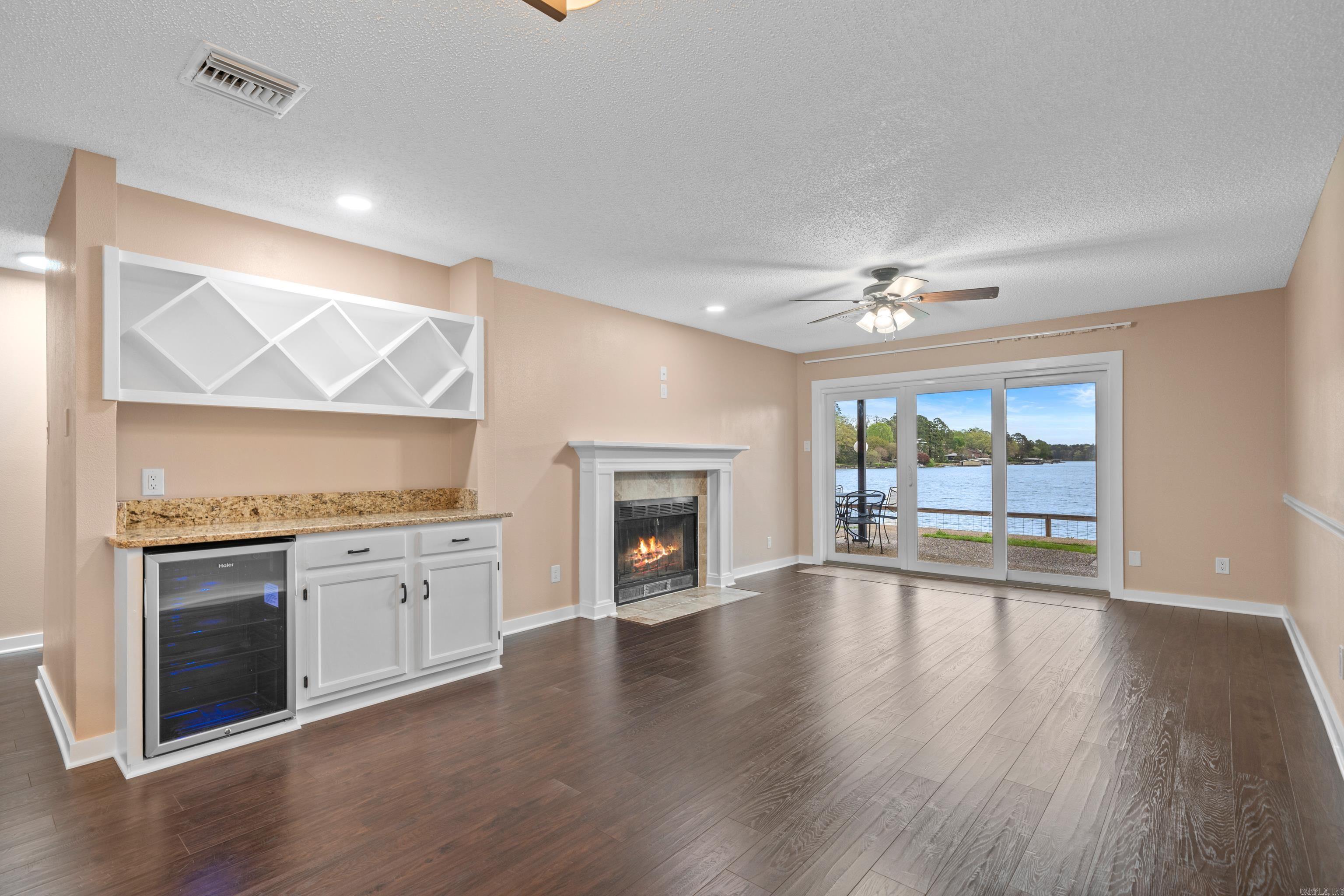 EMERALD ISLE HPR - Residential