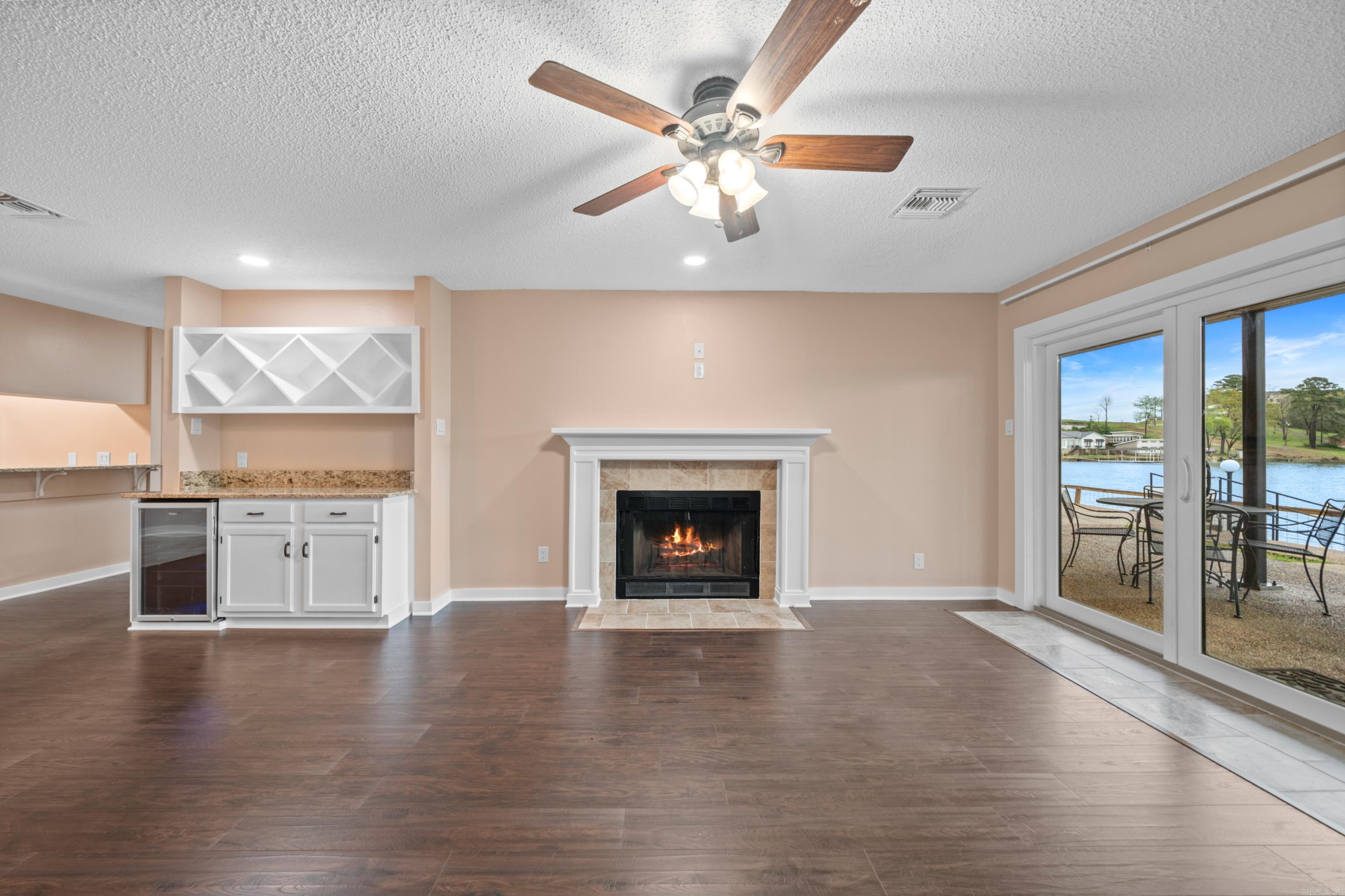 EMERALD ISLE HPR - Residential