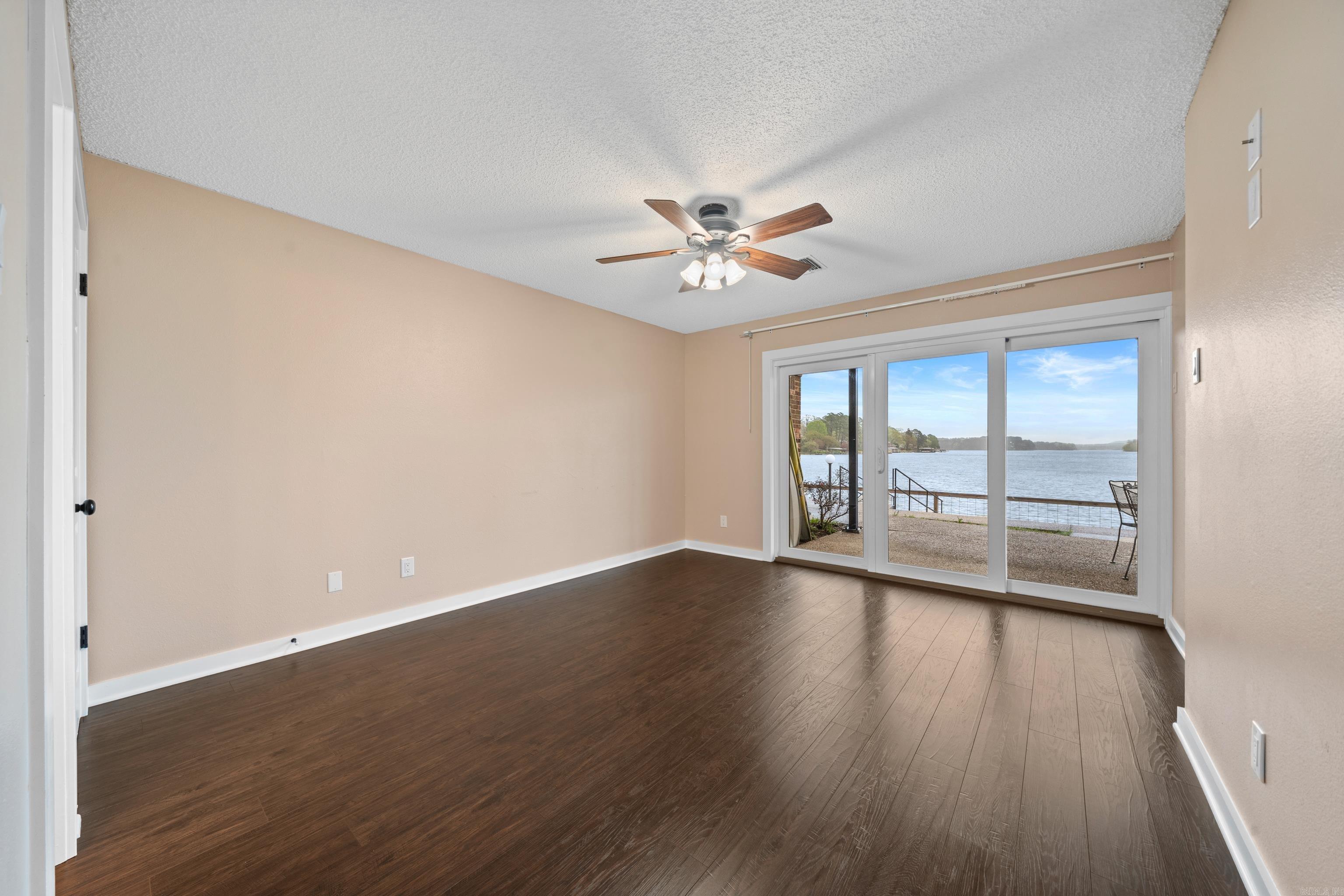 EMERALD ISLE HPR - Residential