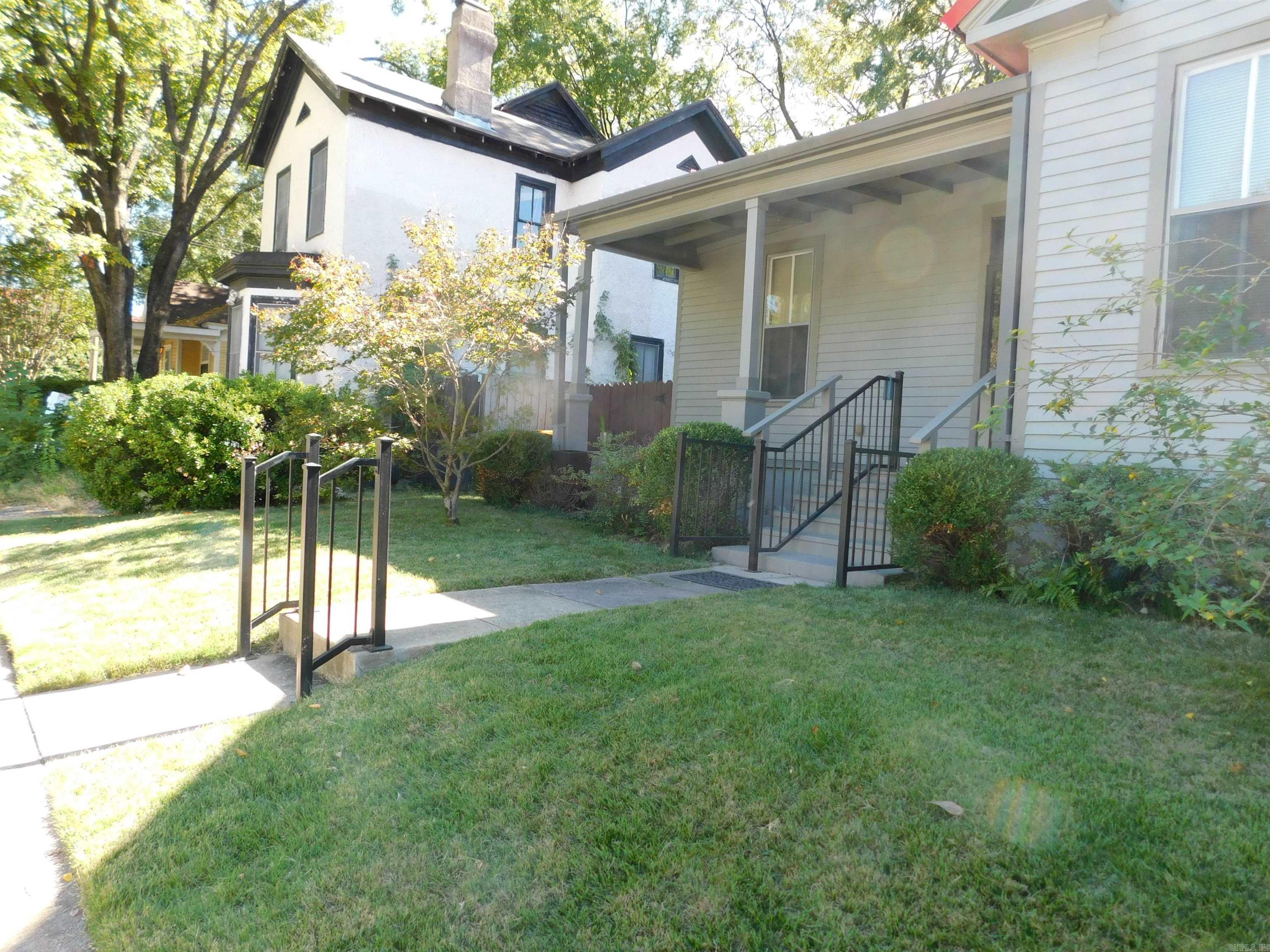 MACARTHUR PLACE ORIGINAL CITY OF - Residential