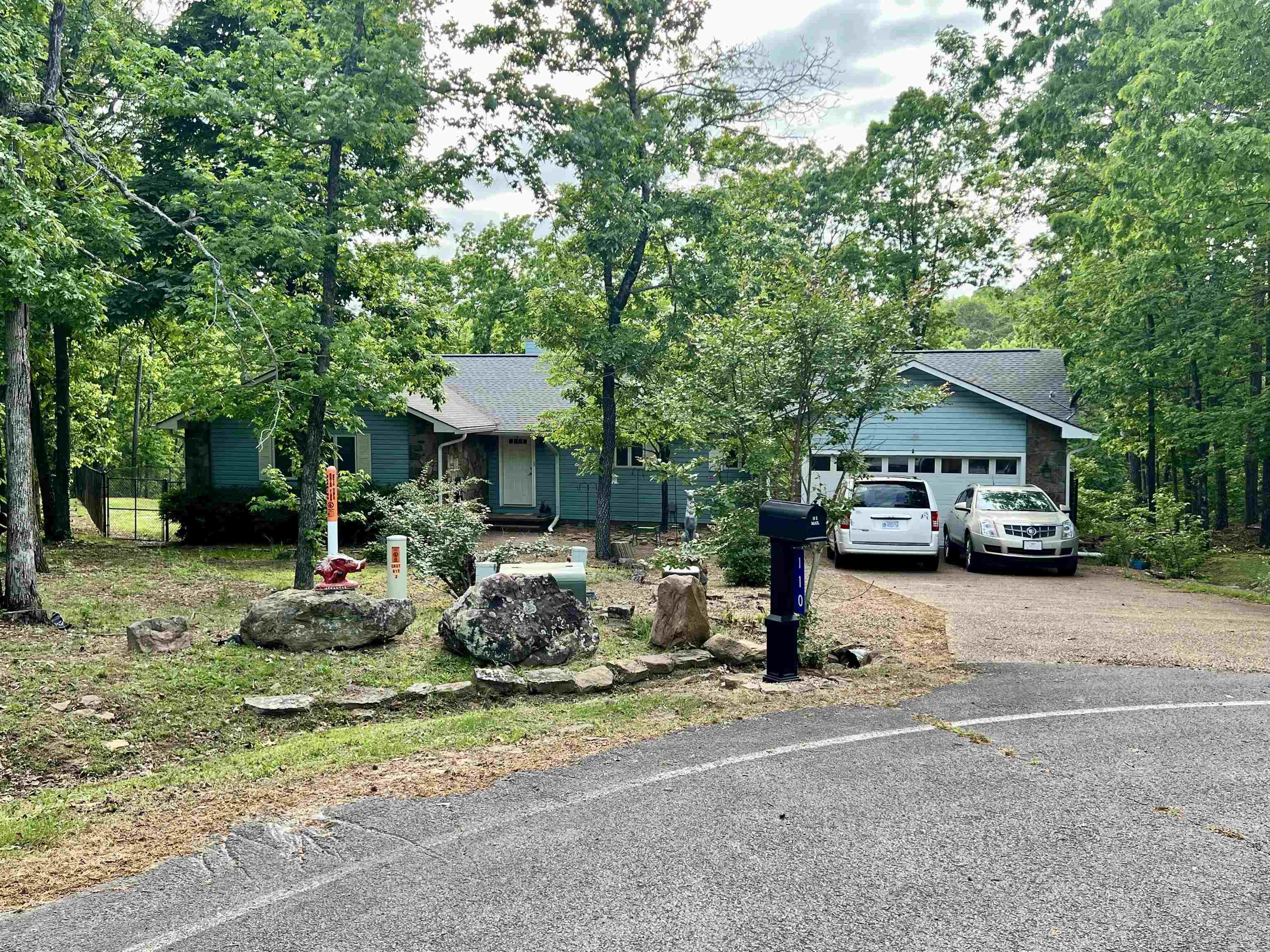 CASTLE RIDGE - Residential