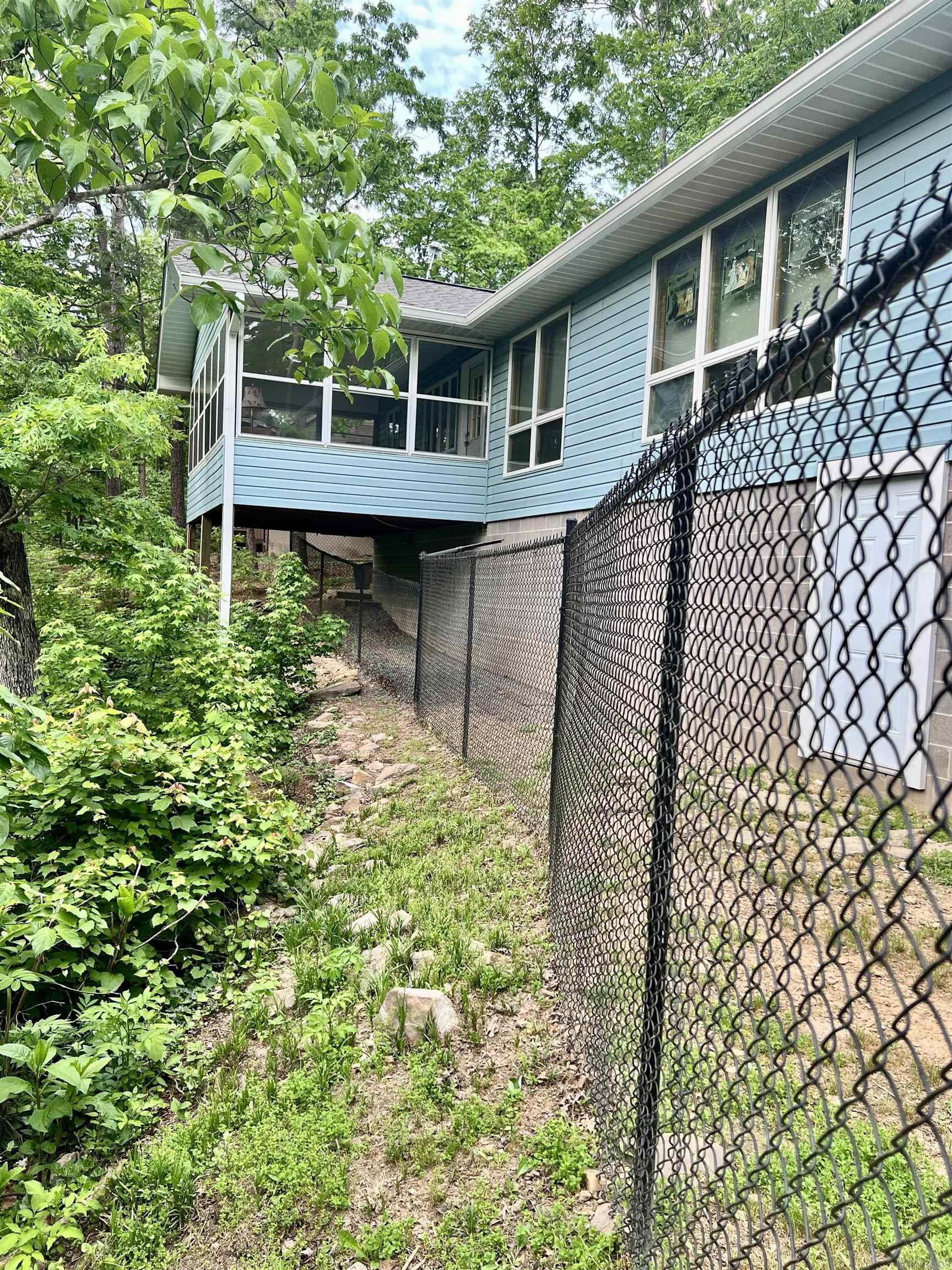 CASTLE RIDGE - Residential