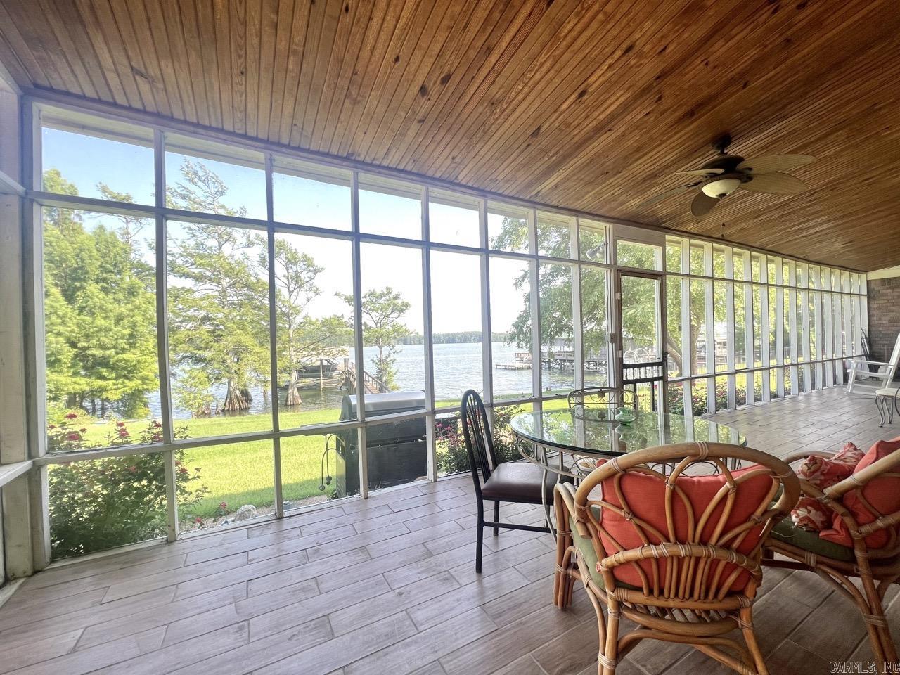 Horseshoe Lake - Residential