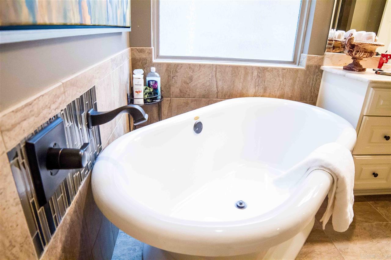 WOODLANDS EDGE - Residential