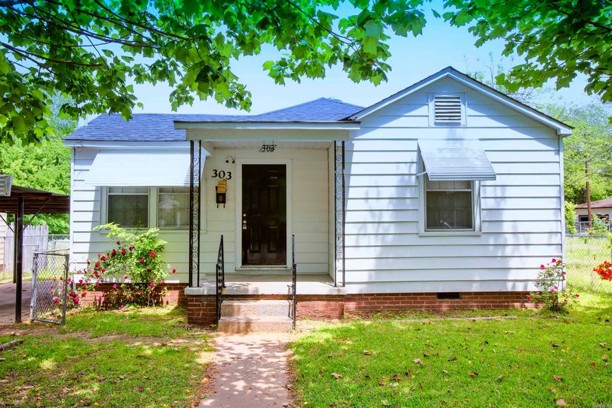 Cute 3bd/1.5ba home in North Little Rock. Hard wood flooring in living spaces and carpet in the bedrooms. Beautiful wood cabinets in the kitchen. Nice size fenced in backyard with a detached garage that can be used for extra storage space. Tenant occupied, 24-hour notice for showings. Monday-Friday 8:30am -4:30pm showings only. Any offer needs to have the following verbiage included in the contract "buyer is aware there is a lease in place and agree to the lease terms". Lease is month to month.