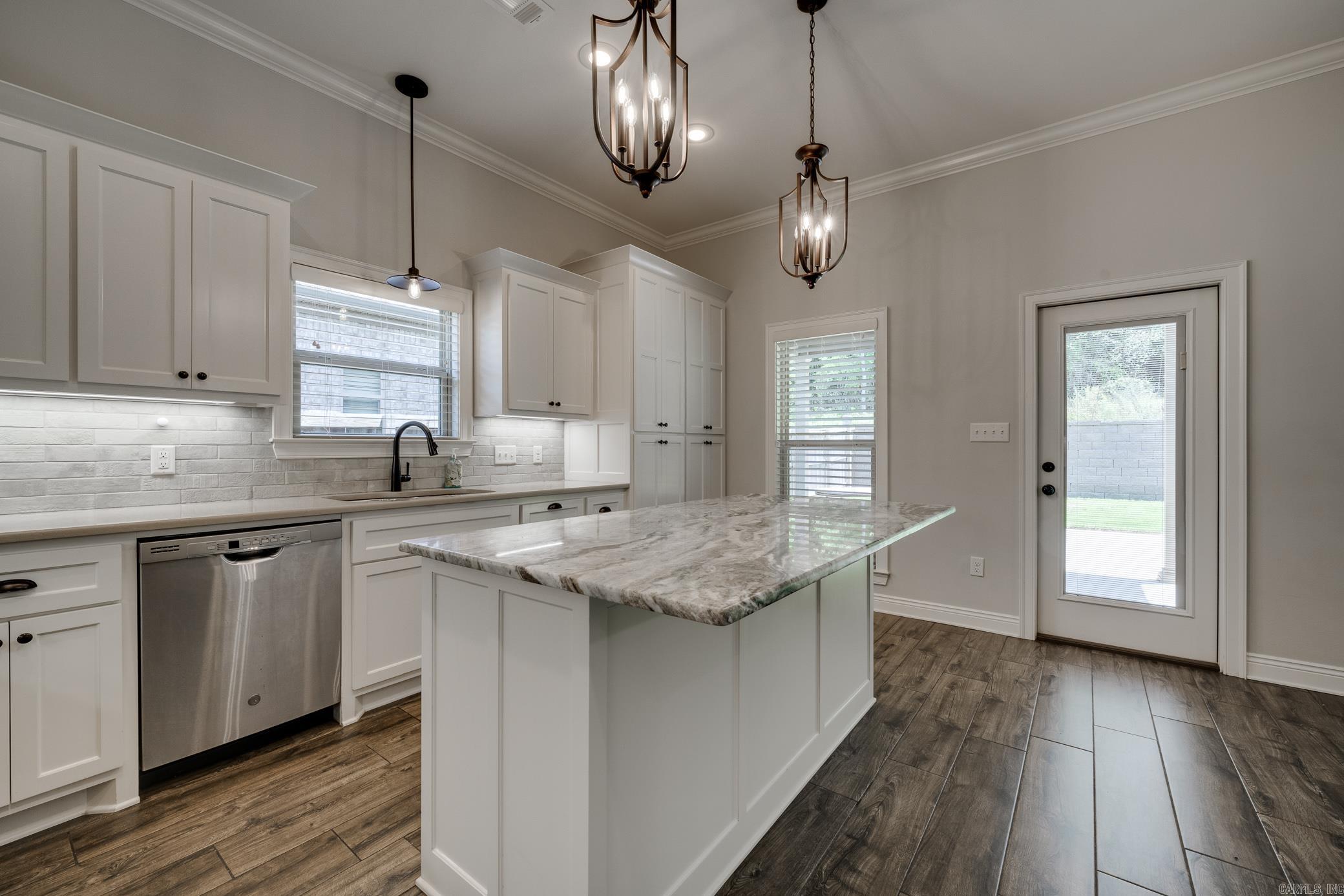 ROBYNMAR - Residential