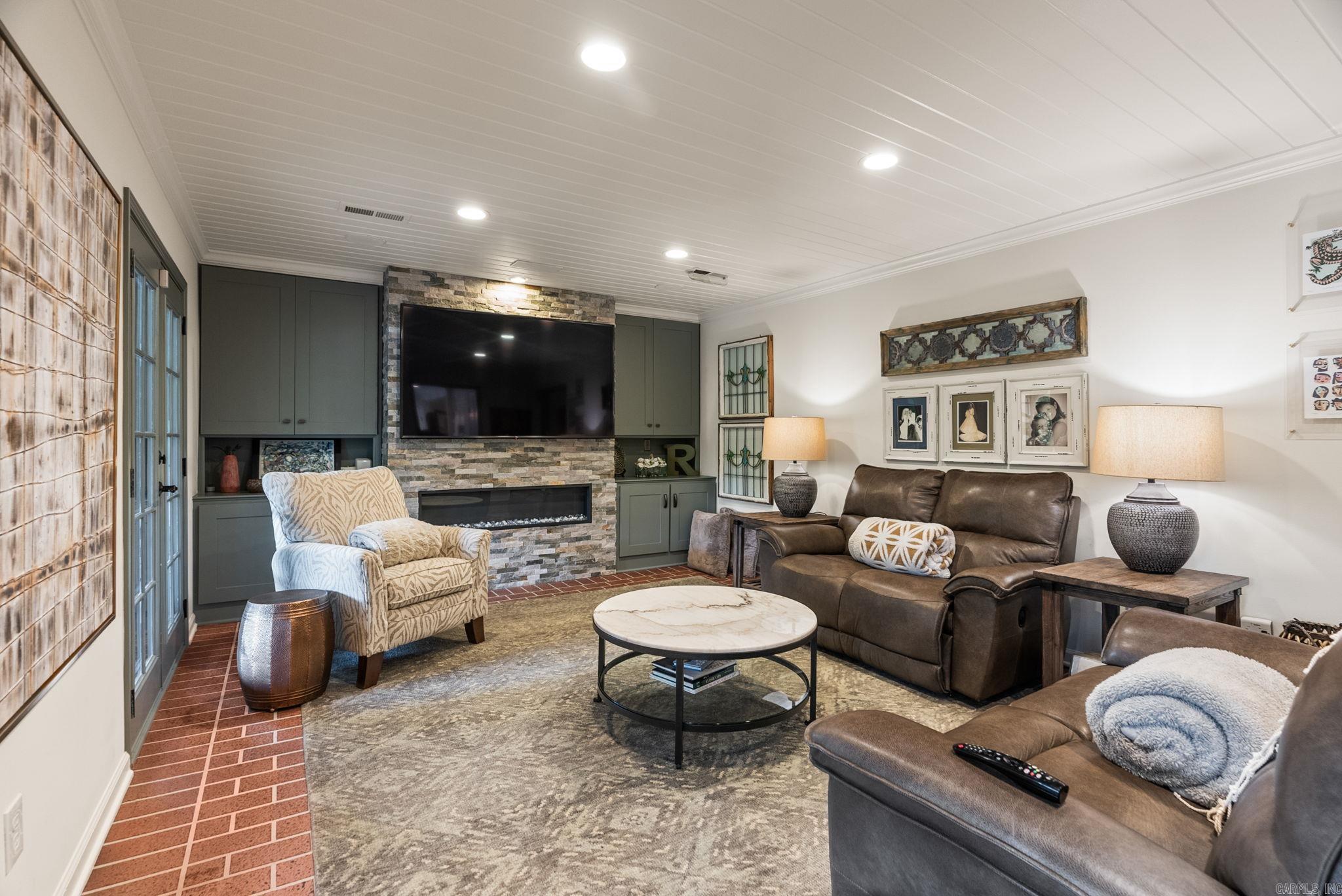 PLEASANT VALLEY - Residential