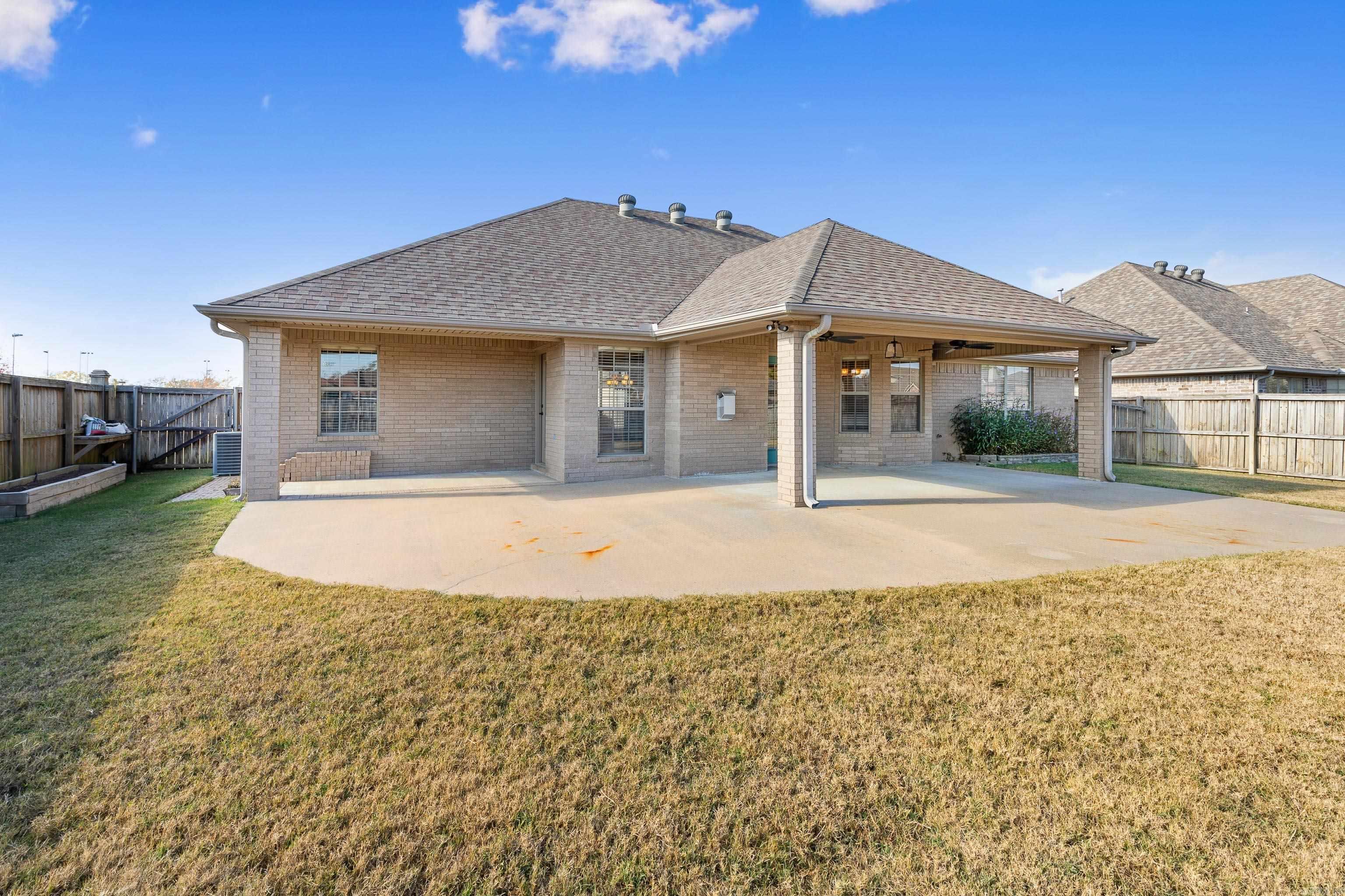 COUNTRY CLUB OF ARK THE - Residential