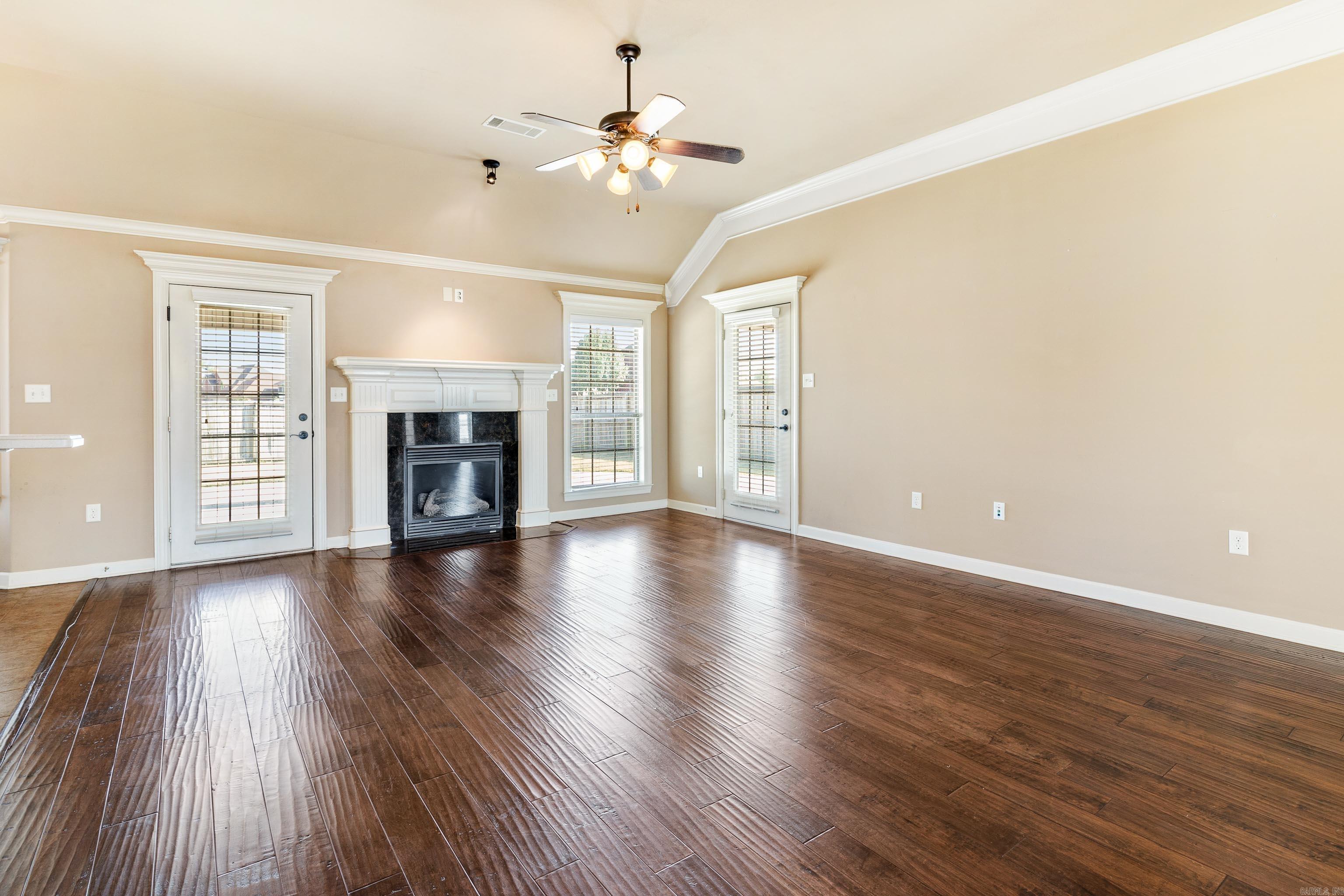 COUNTRY CLUB OF ARK THE - Residential