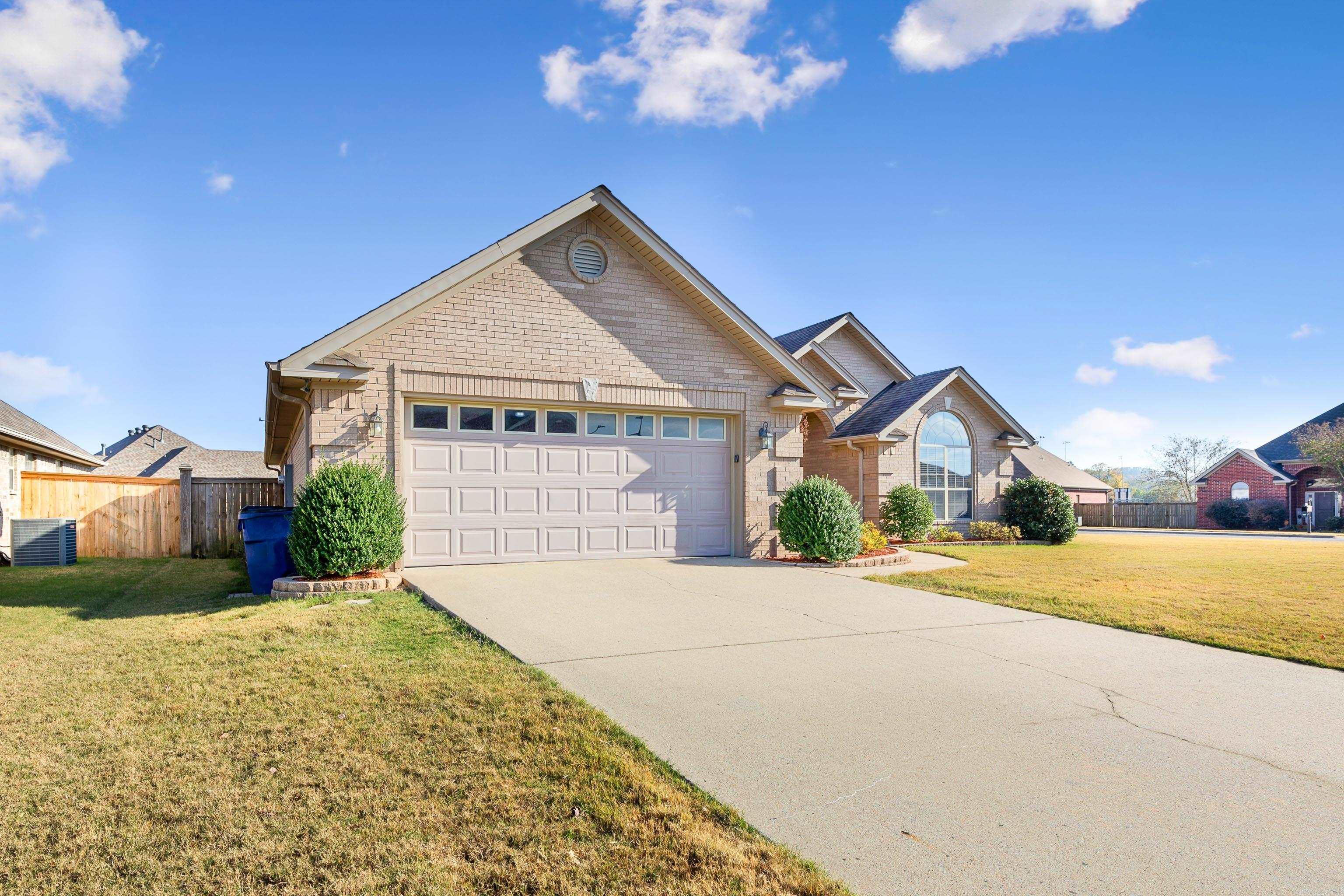 COUNTRY CLUB OF ARK THE - Residential