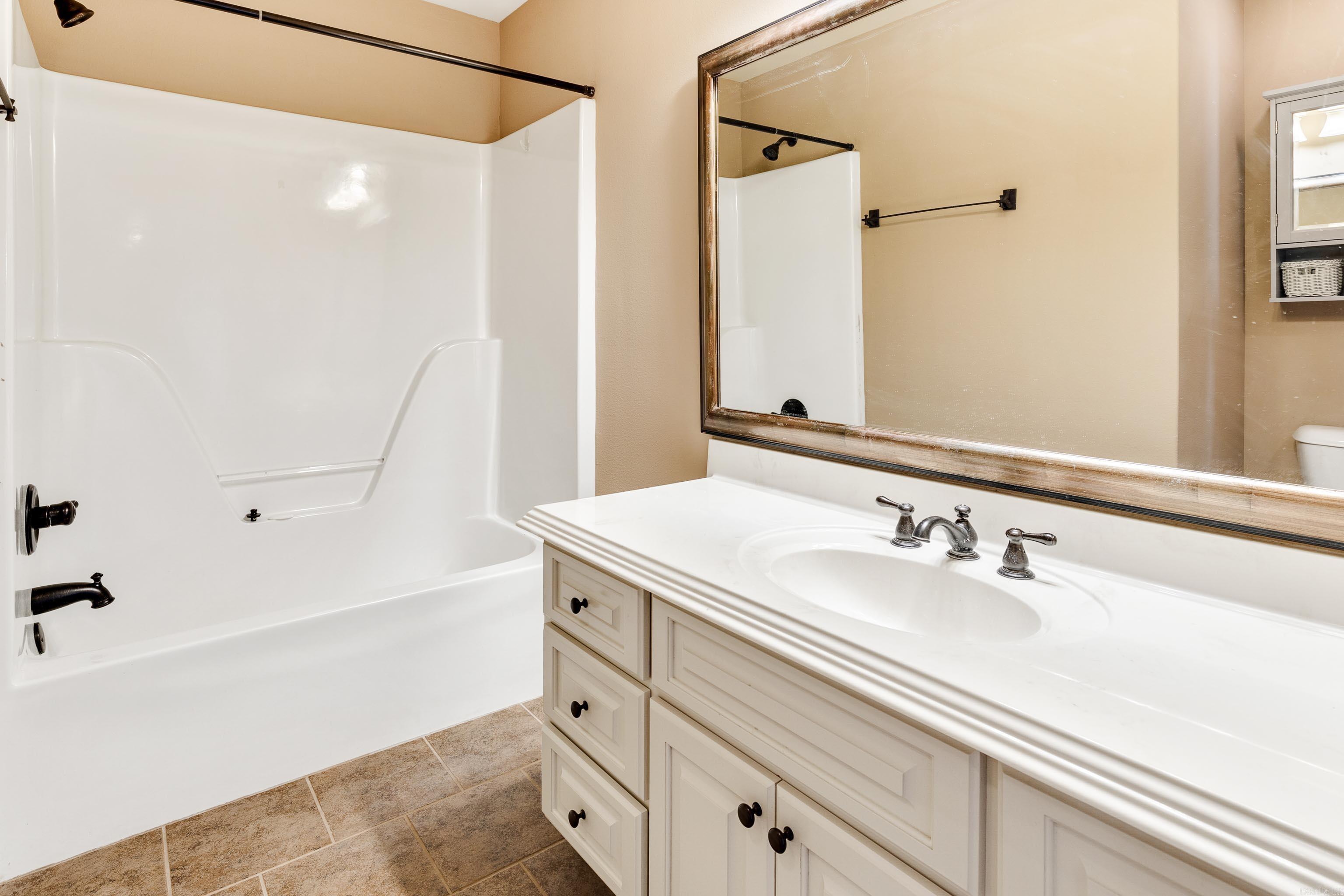 COUNTRY CLUB OF ARK THE - Residential