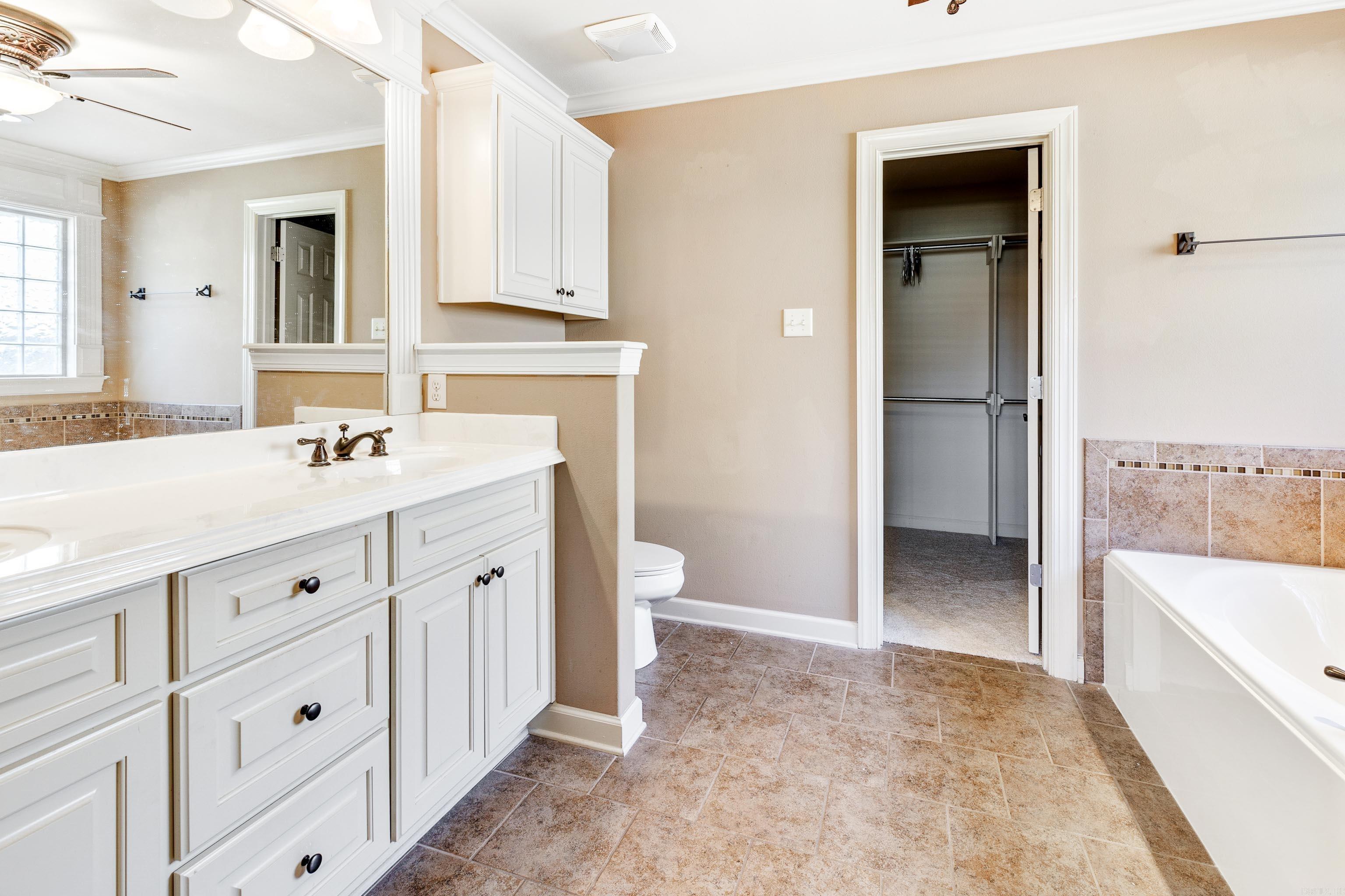 COUNTRY CLUB OF ARK THE - Residential