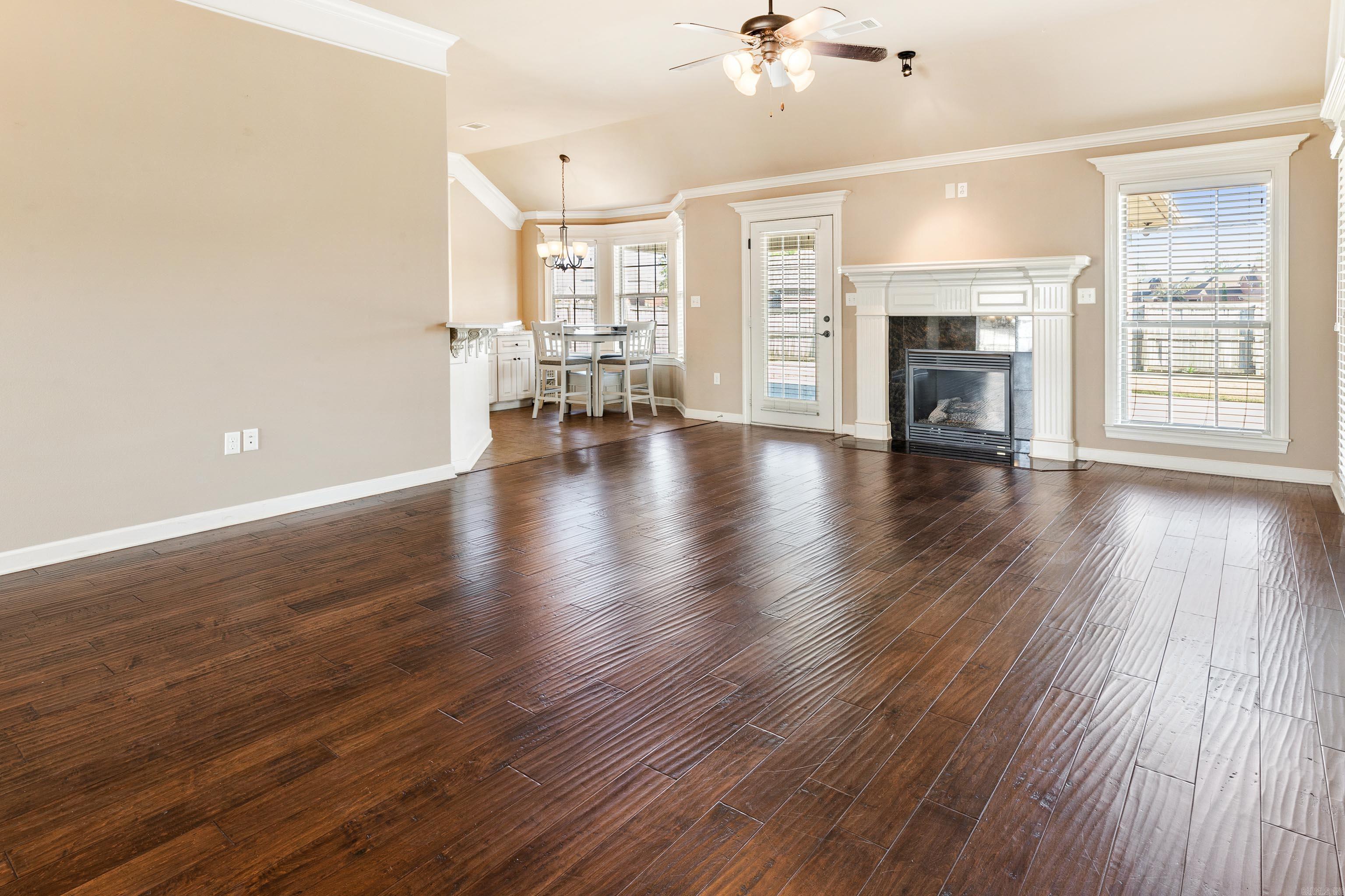 COUNTRY CLUB OF ARK THE - Residential