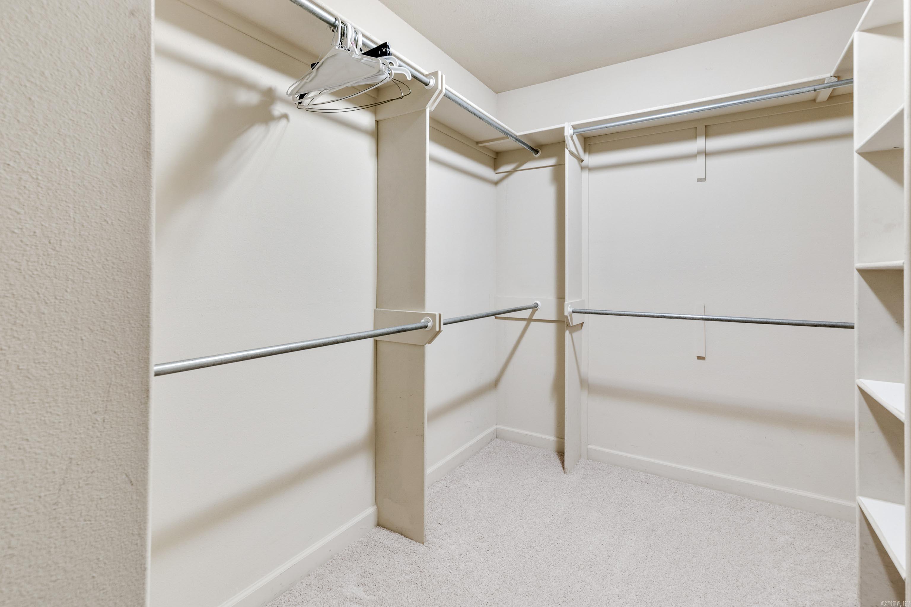 COUNTRY CLUB OF ARK THE - Residential