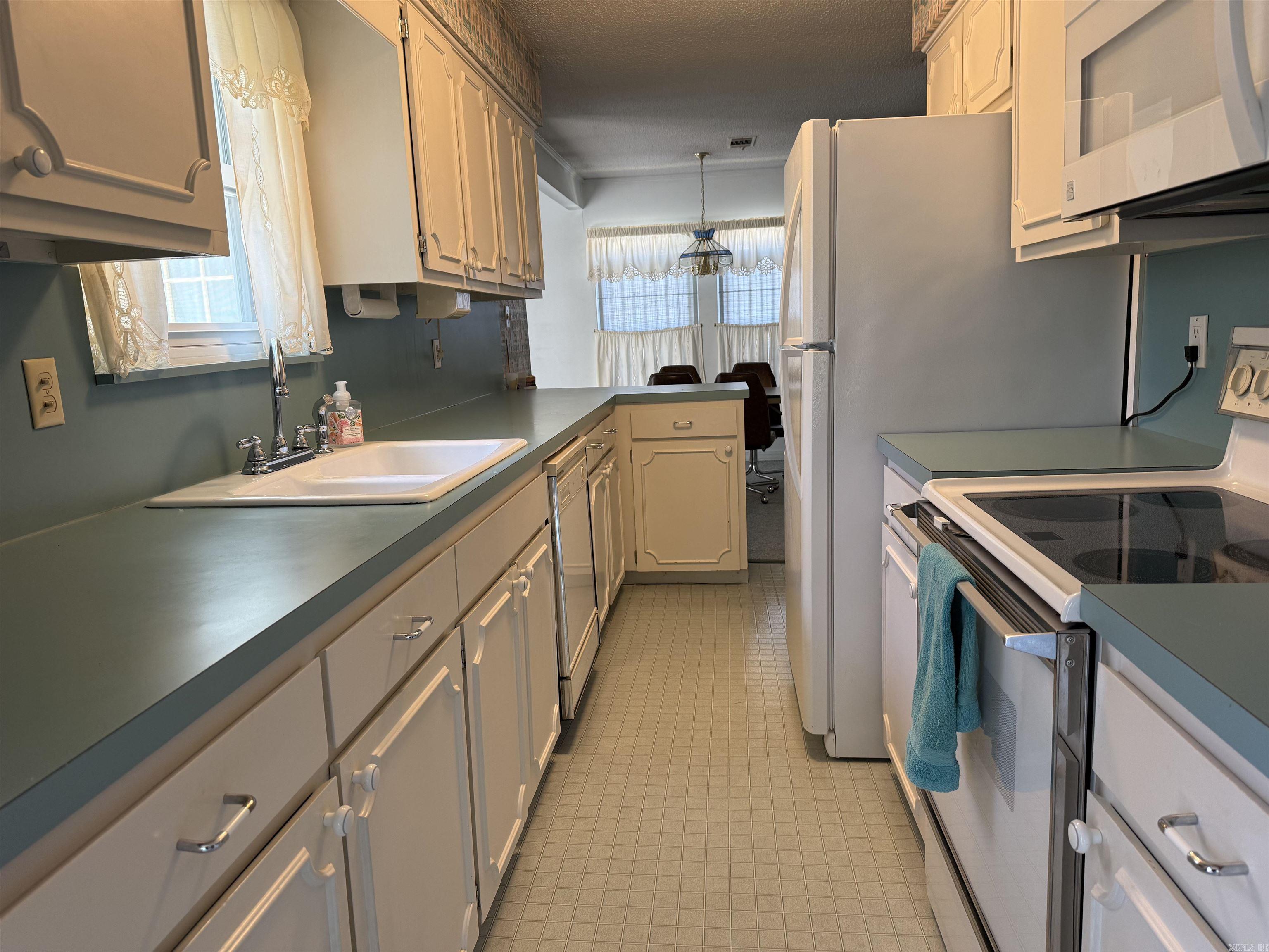 CHELSEA GLADE - Residential