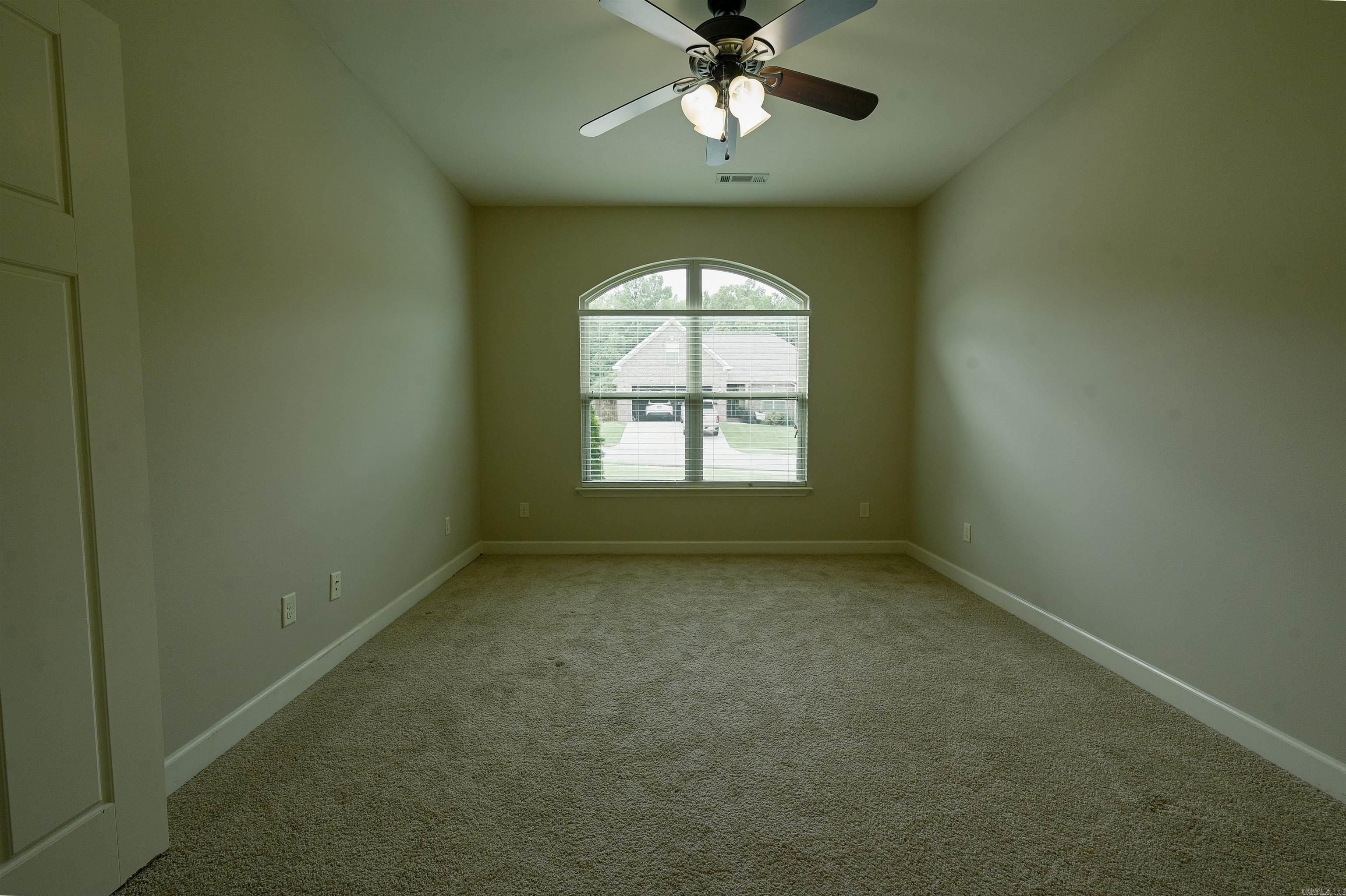 OAK GLENN - Residential