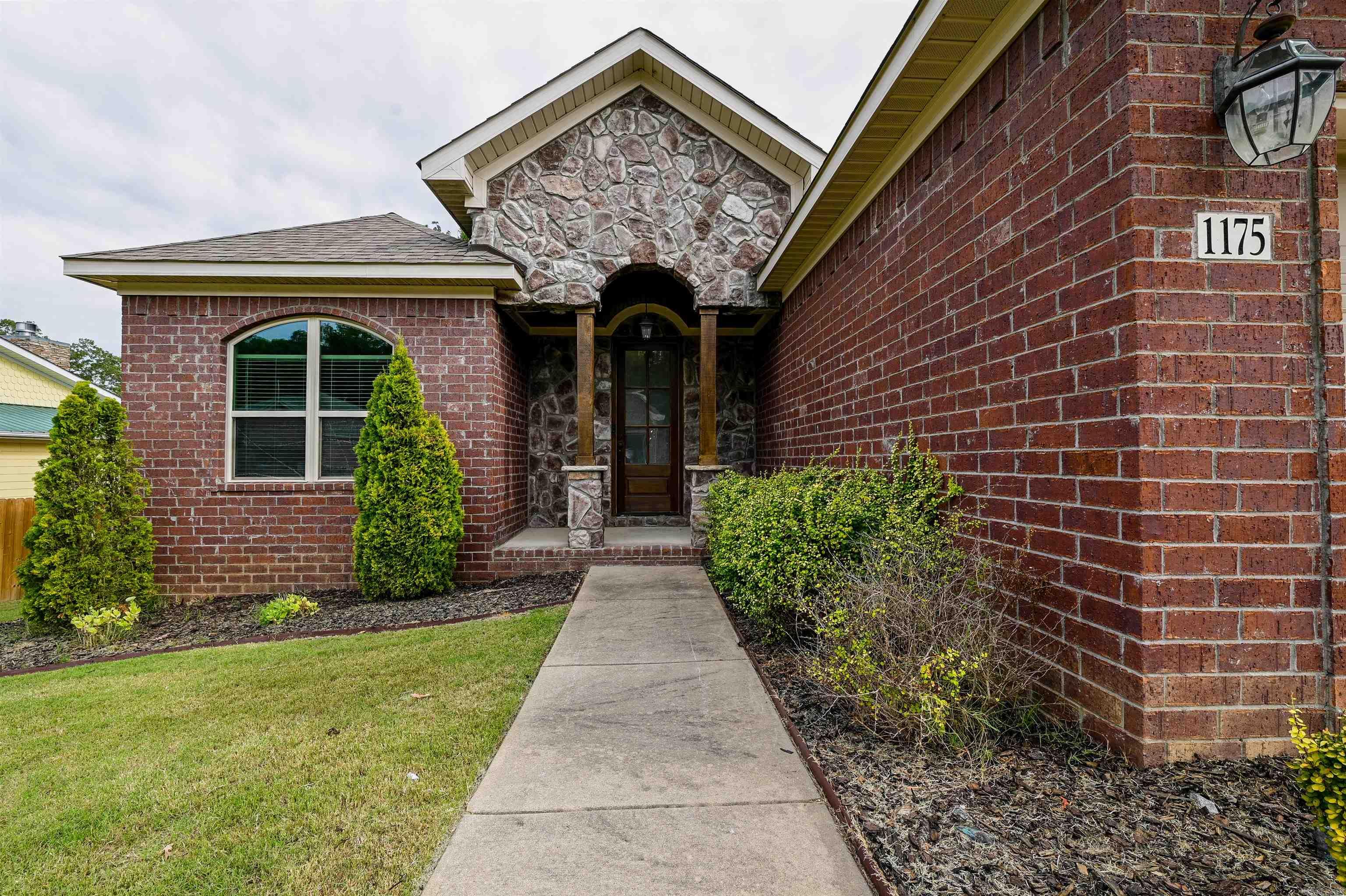 OAK GLENN - Residential