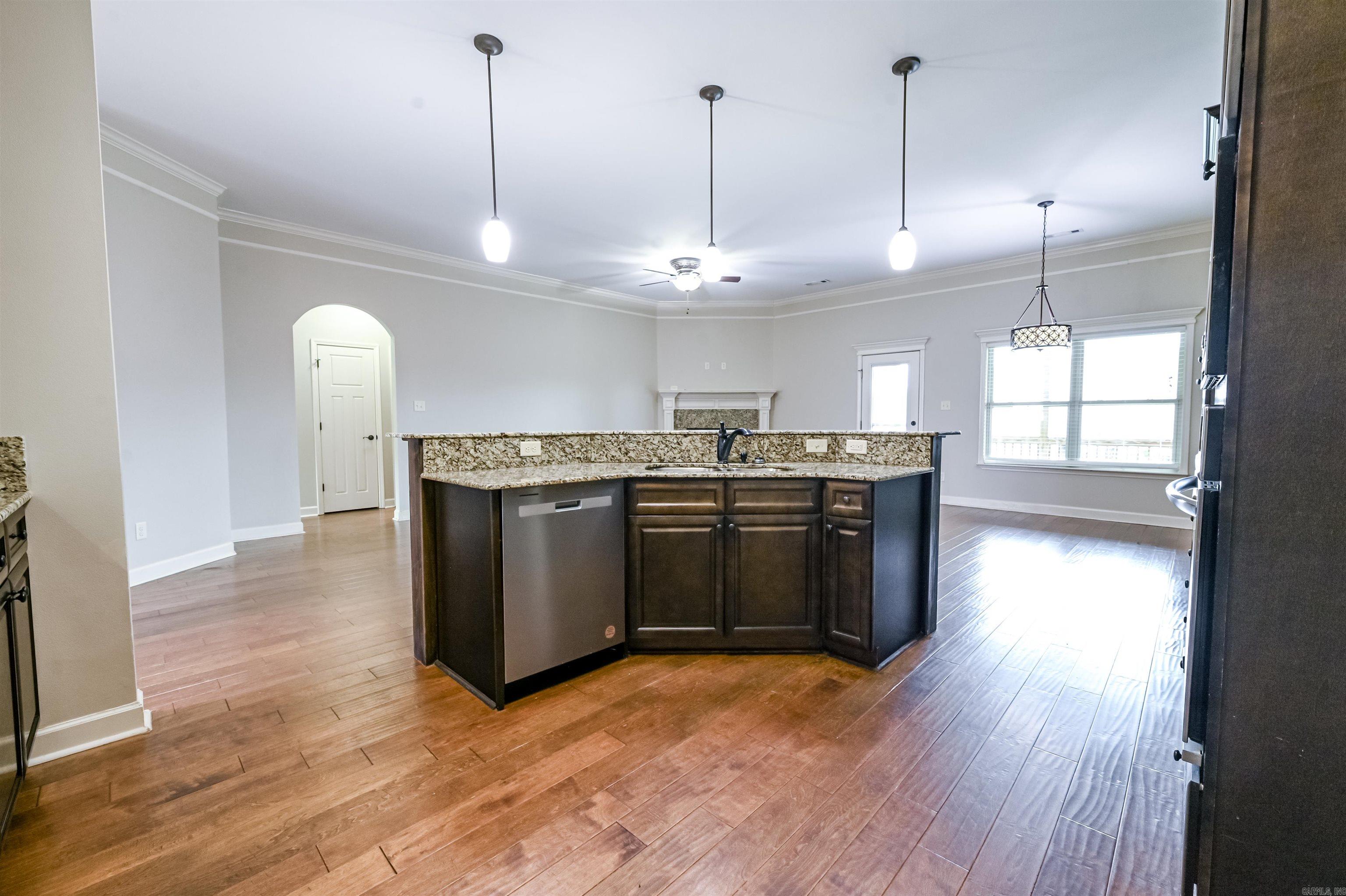 OAK GLENN - Residential