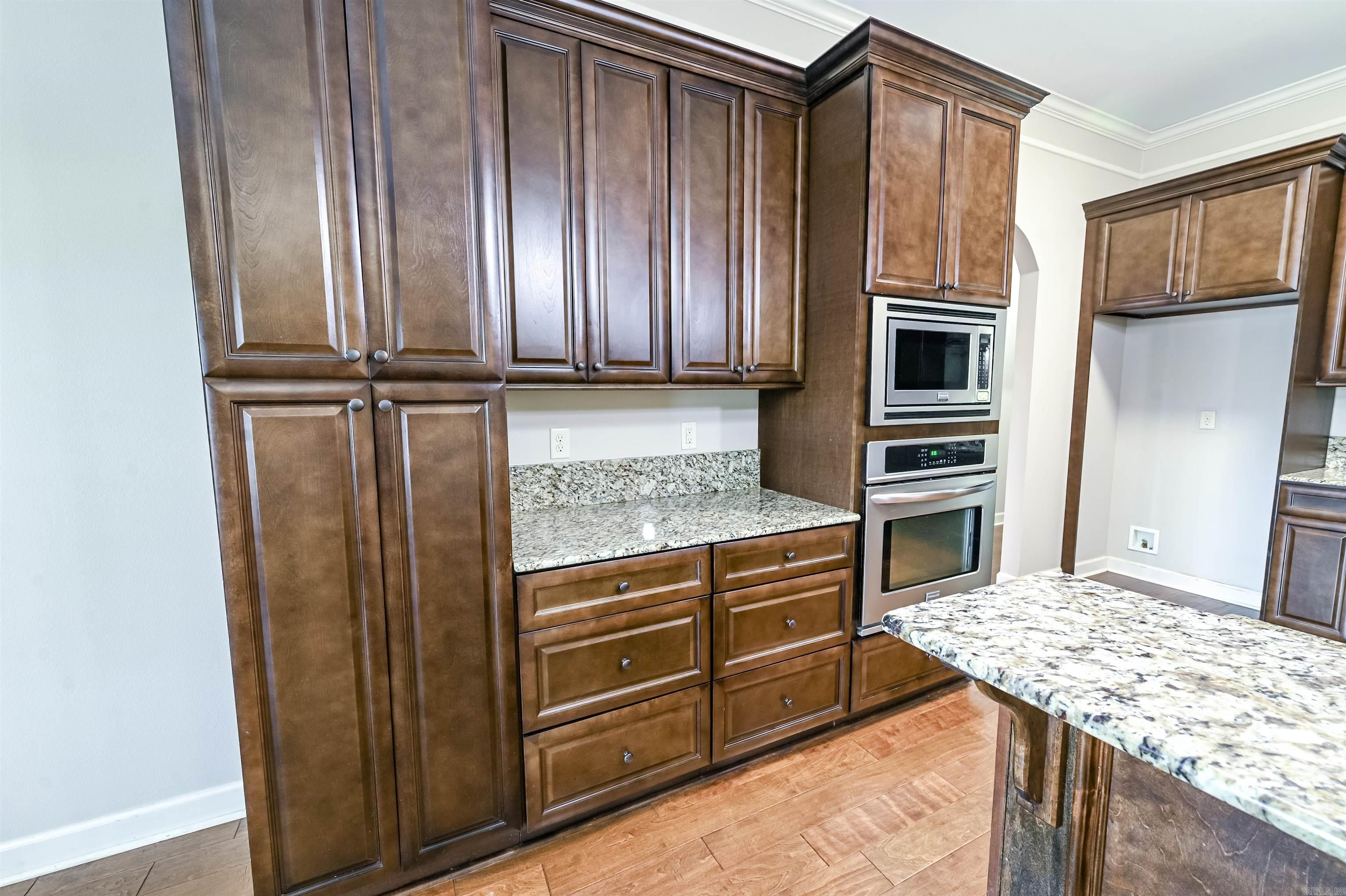OAK GLENN - Residential
