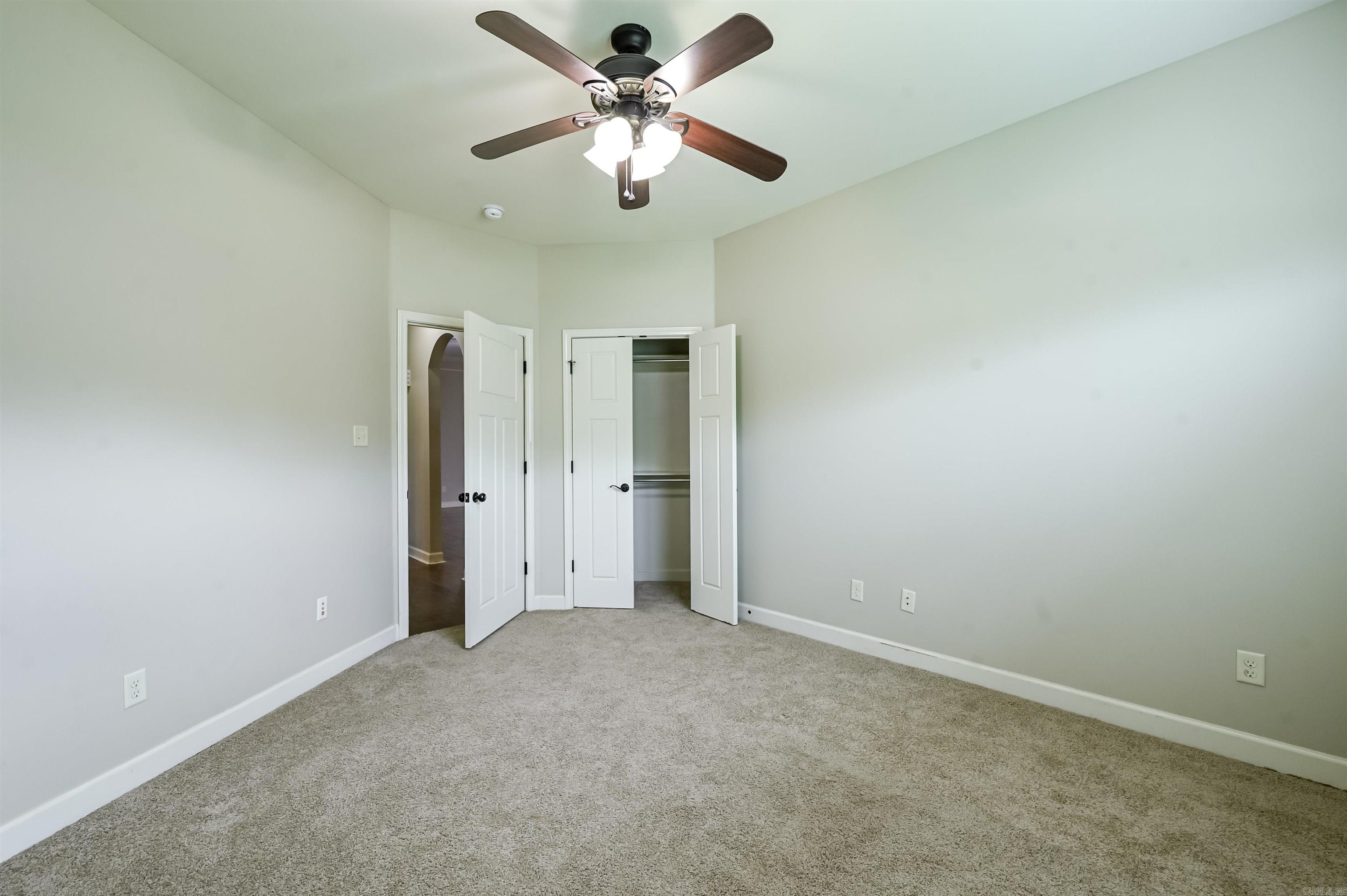 OAK GLENN - Residential