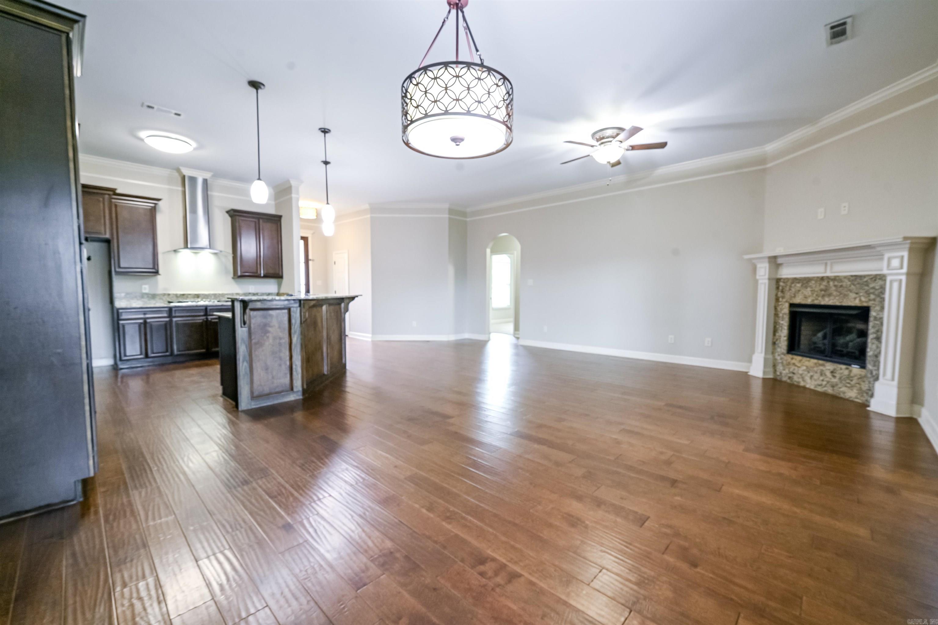 OAK GLENN - Residential